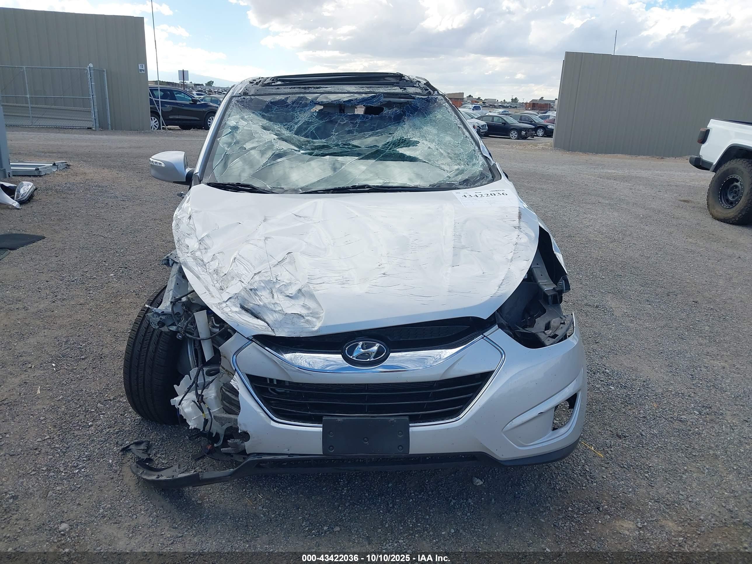 HYUNDAI TUCSON image 6