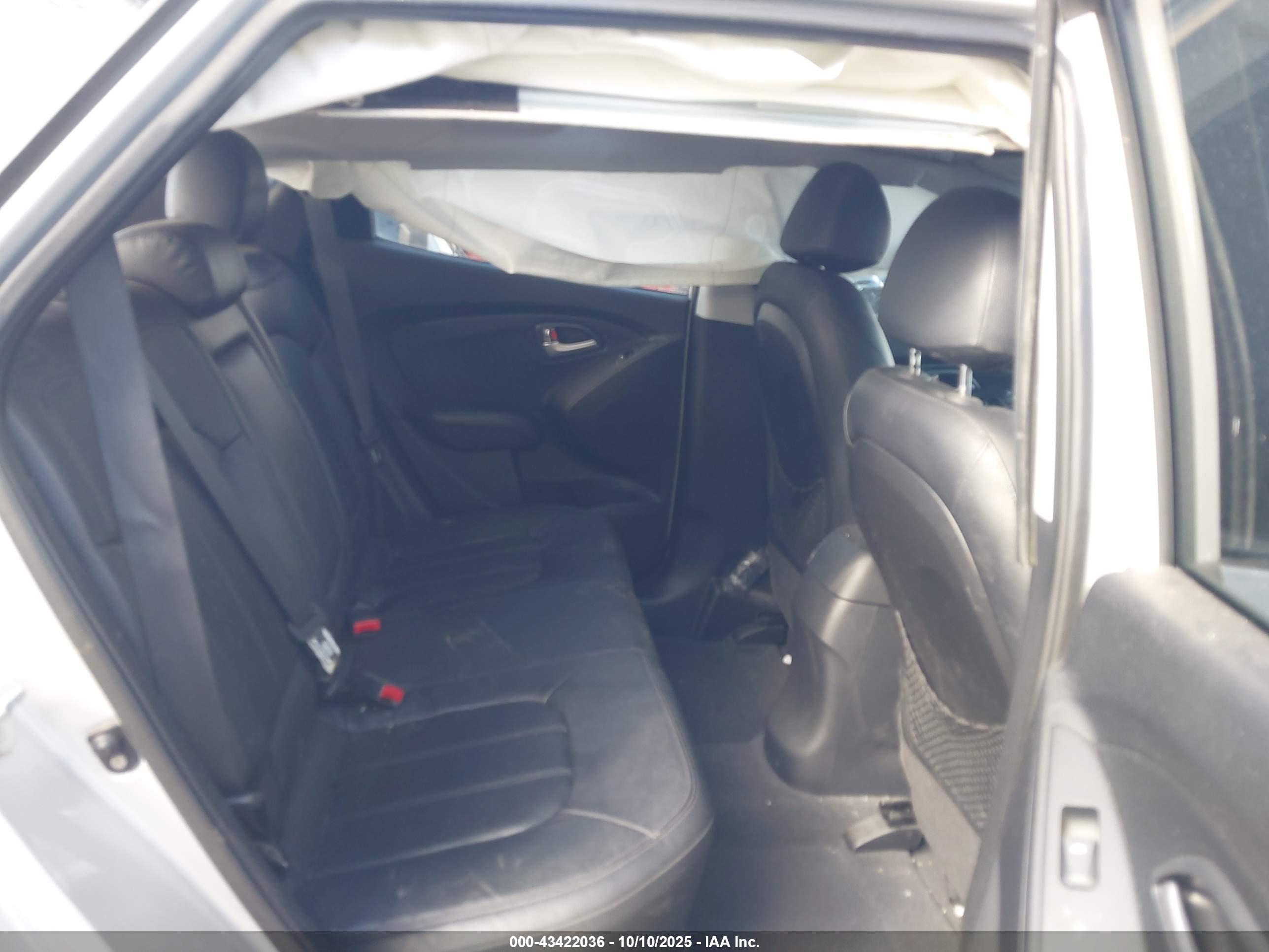 HYUNDAI TUCSON image 8