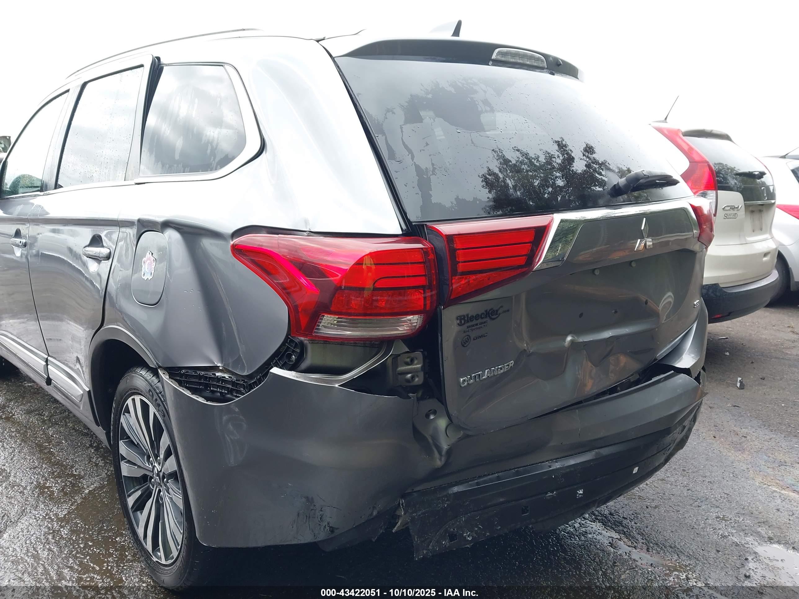 MITSUBISHI OUTLANDER image 6