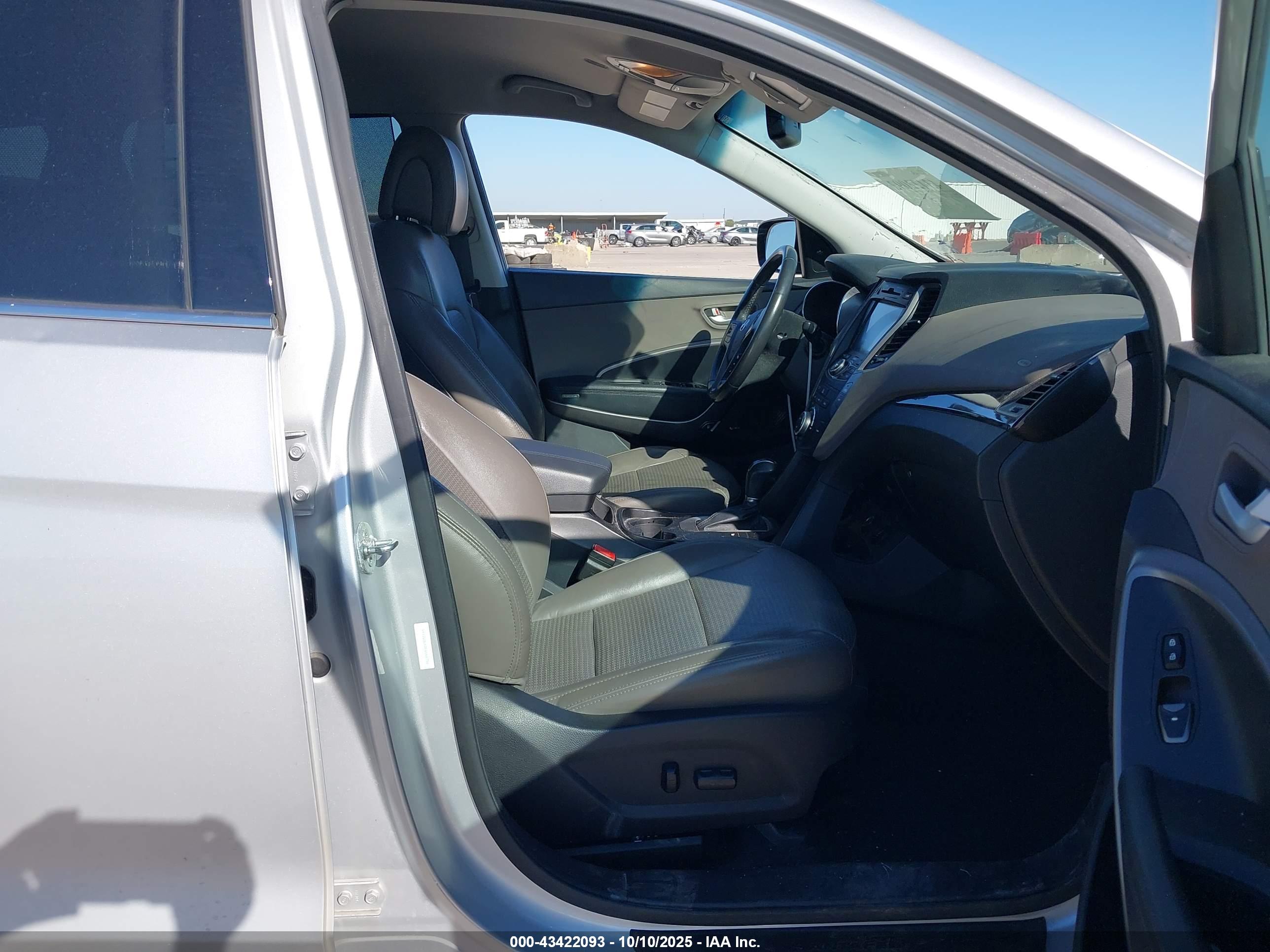 HYUNDAI SANTA image 5
