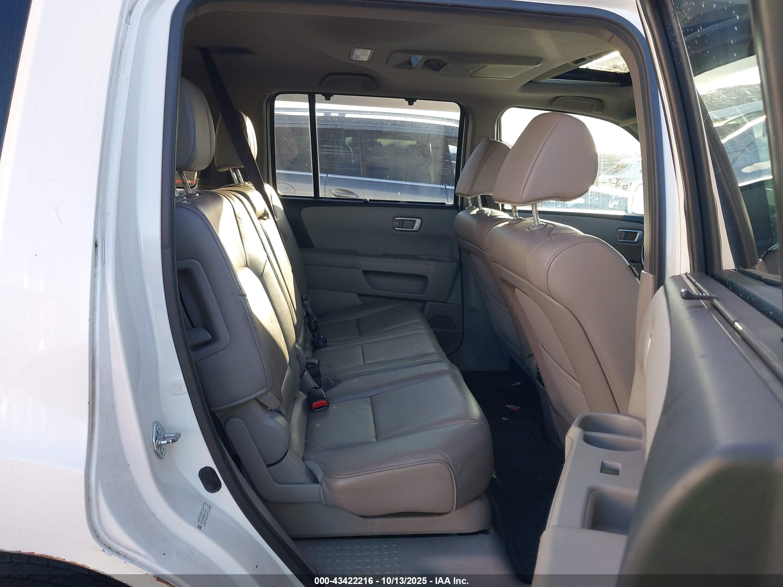 HONDA PILOT image 8