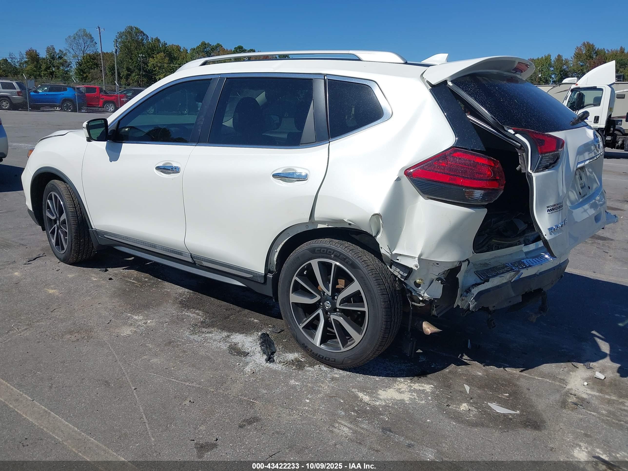 NISSAN ROGUE image 3