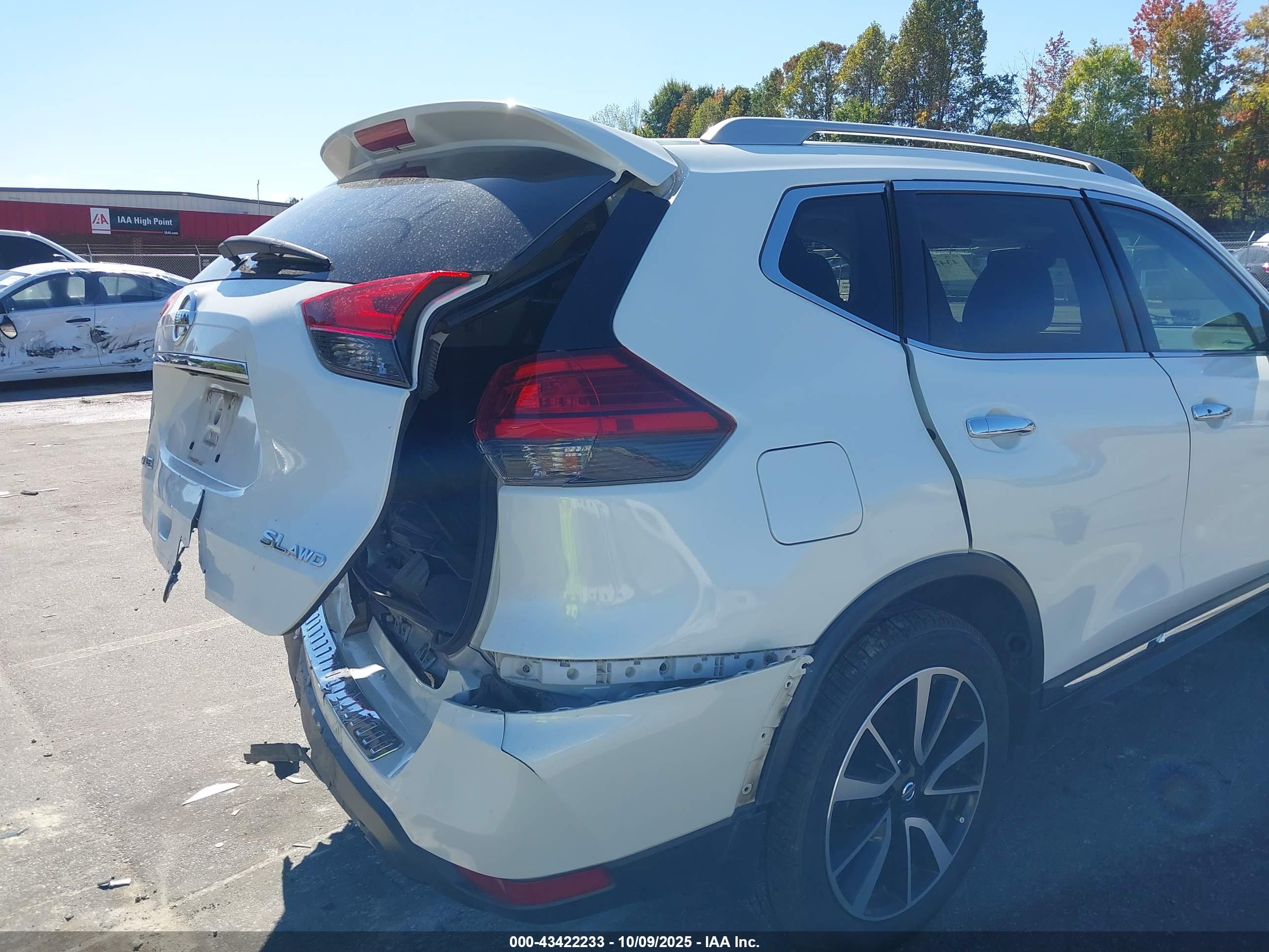 NISSAN ROGUE image 6
