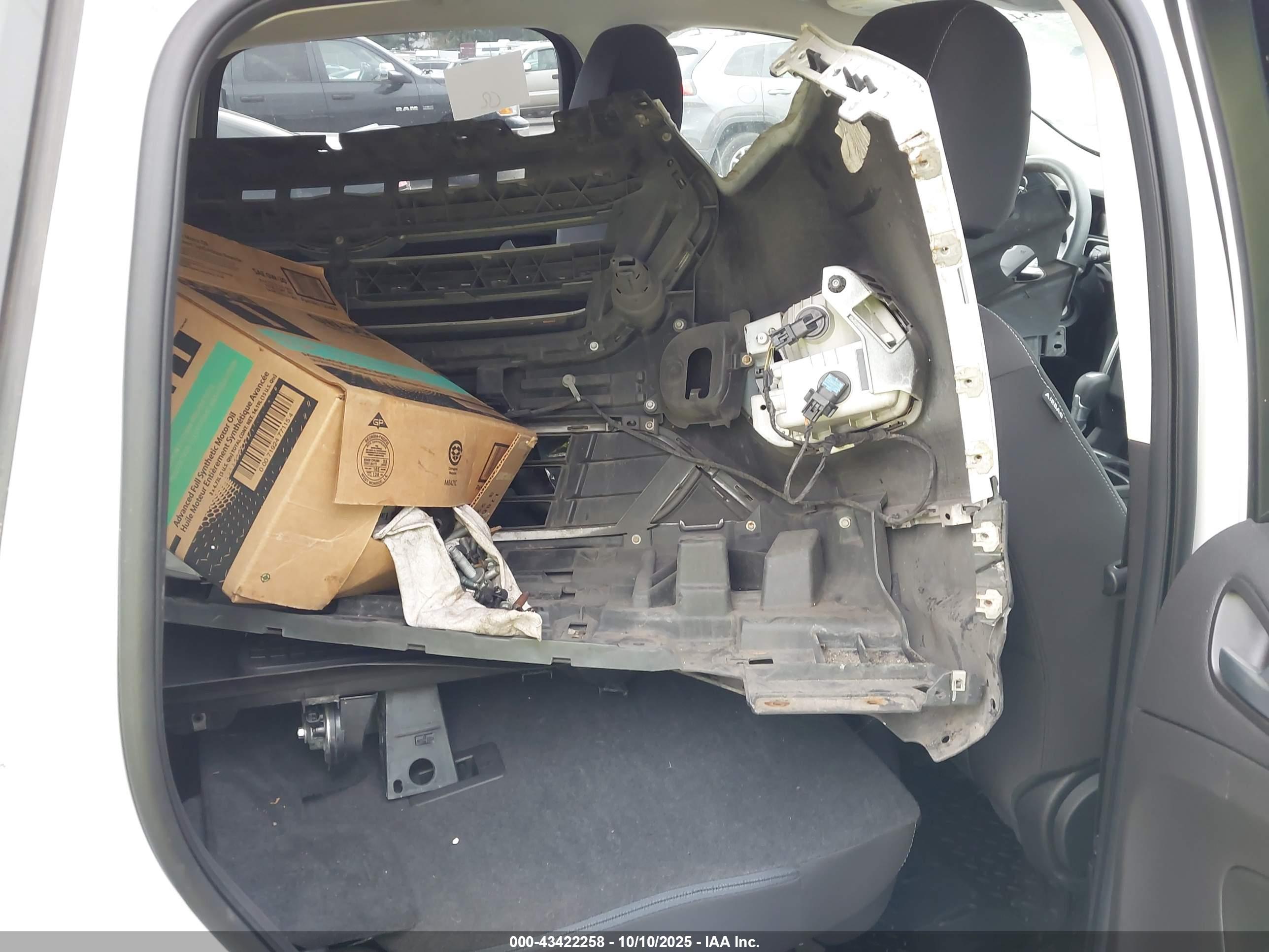FORD ESCAPE image 8