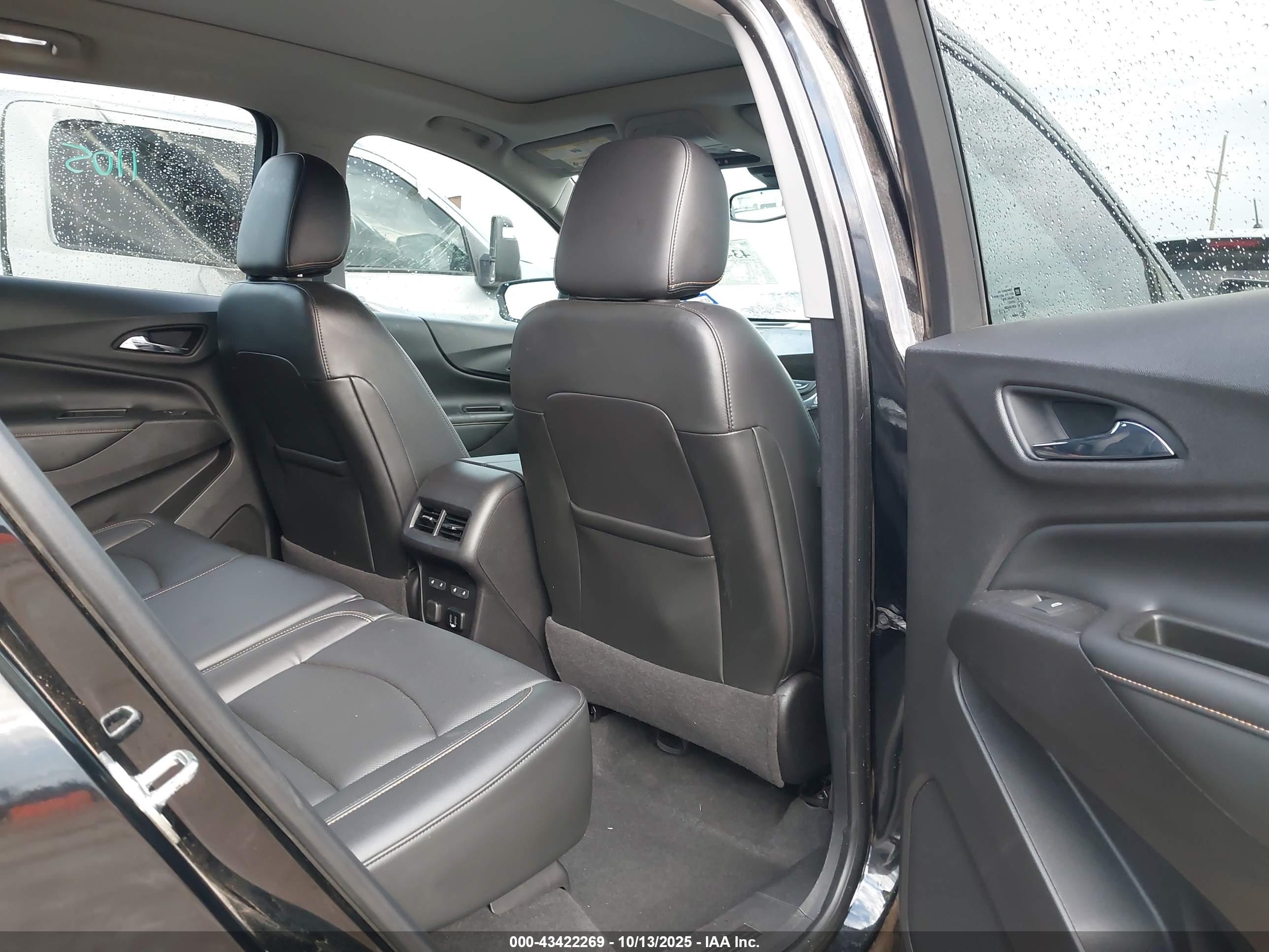 CHEVROLET EQUINOX image 8