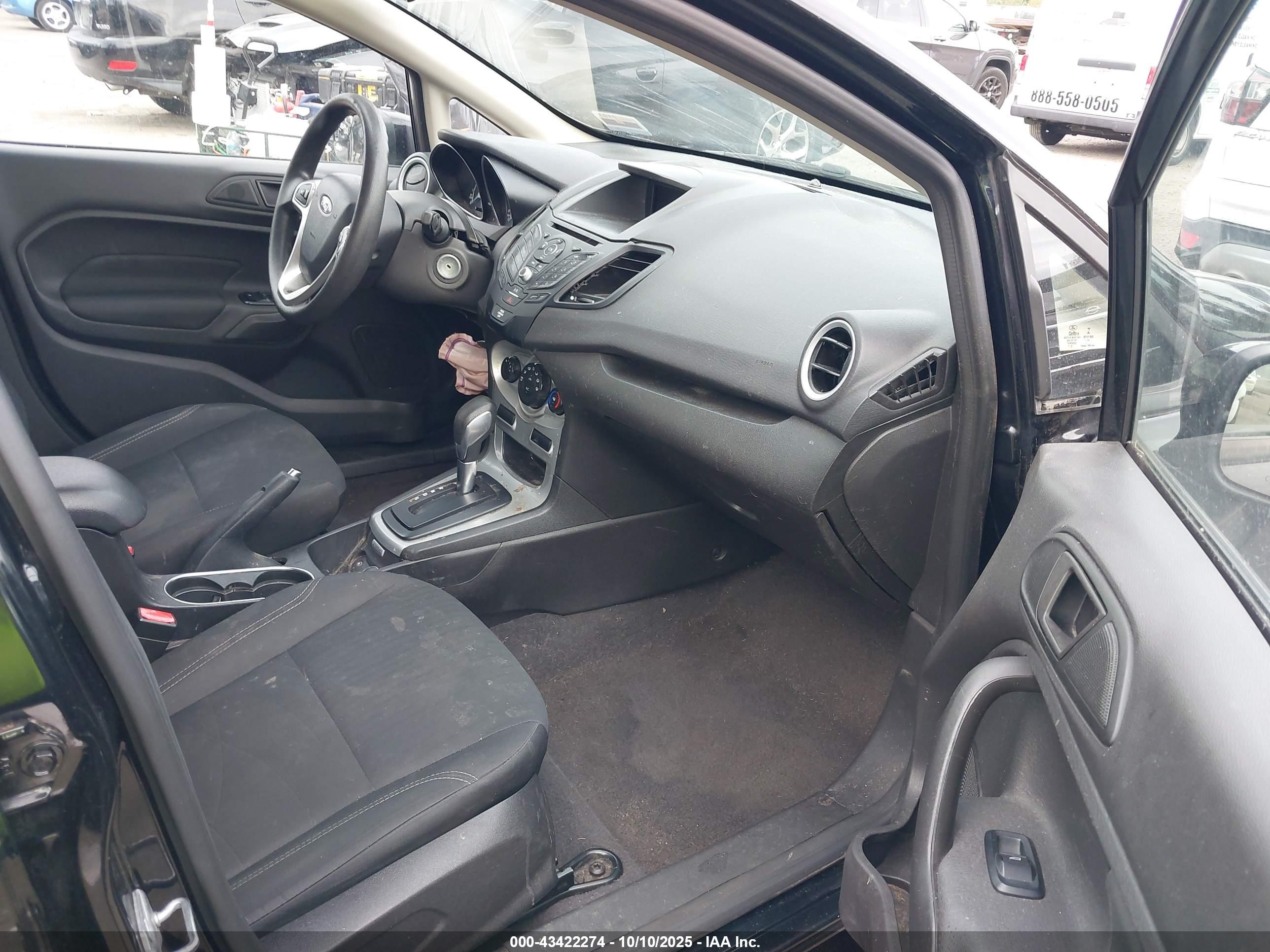 FORD FIESTA image 5