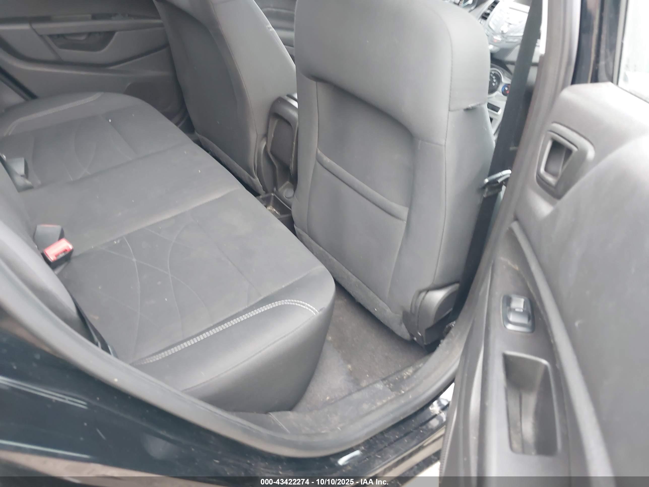 FORD FIESTA image 8