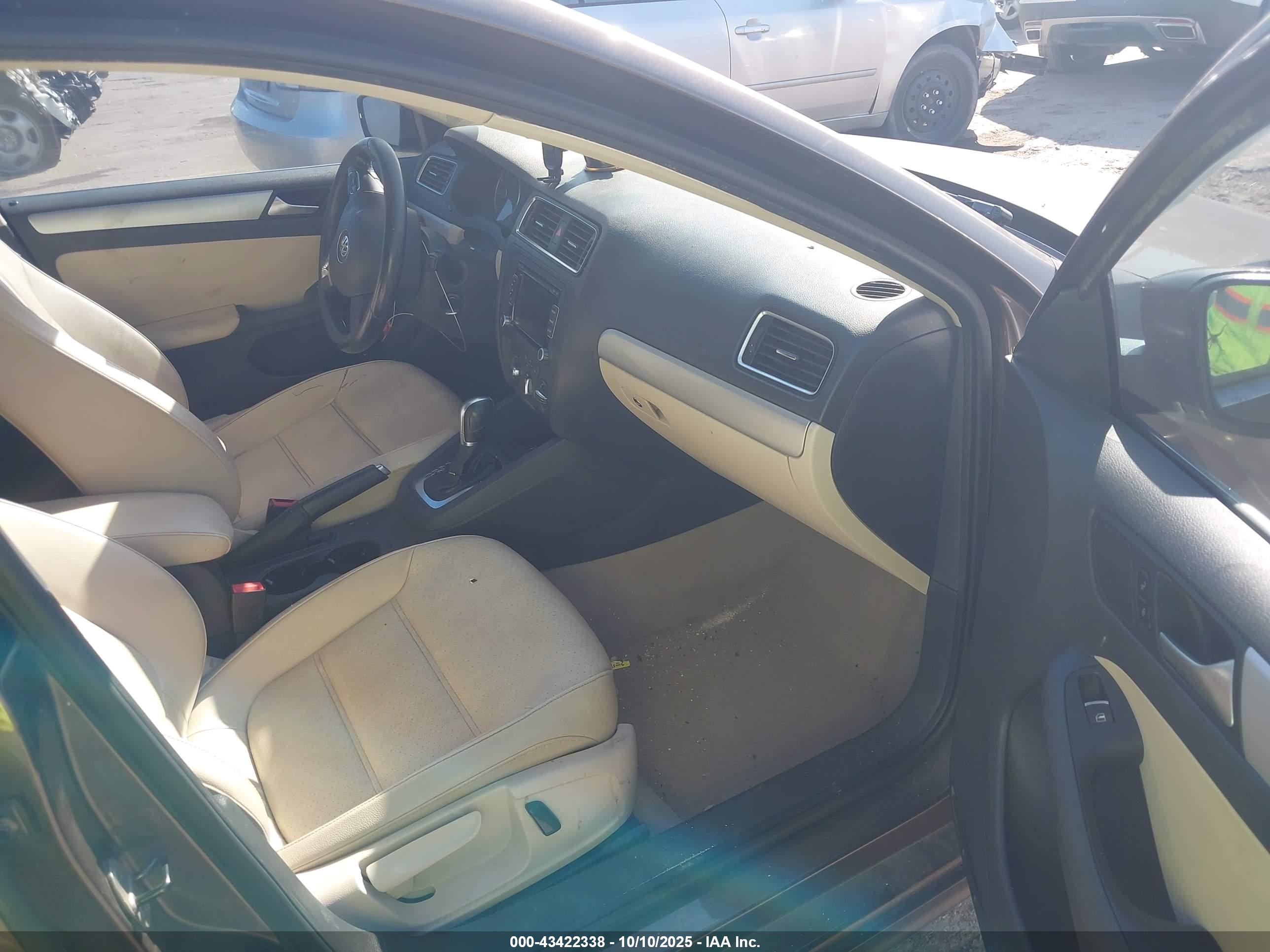 VOLKSWAGEN JETTA image 5
