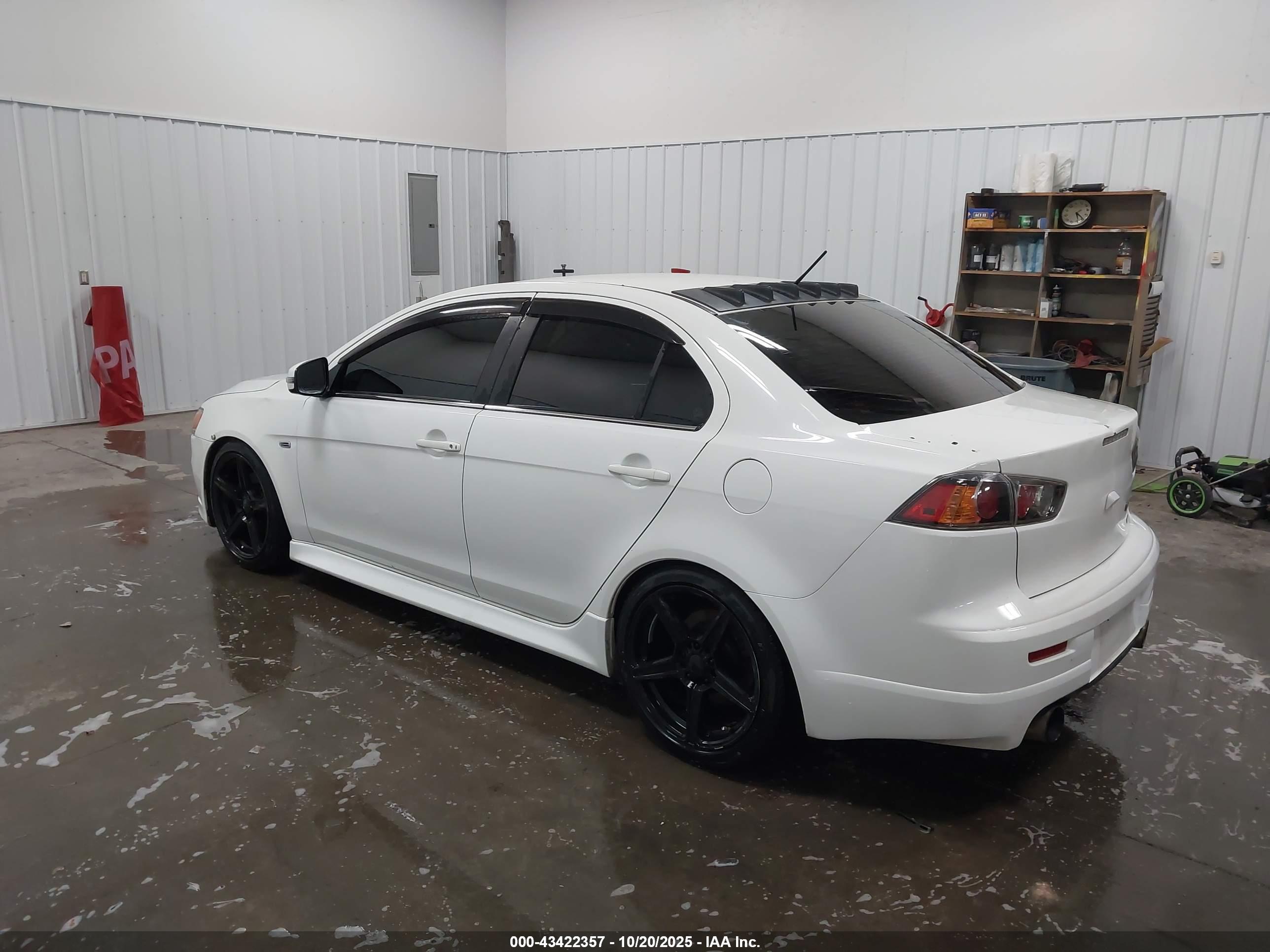 MITSUBISHI LANCER image 3