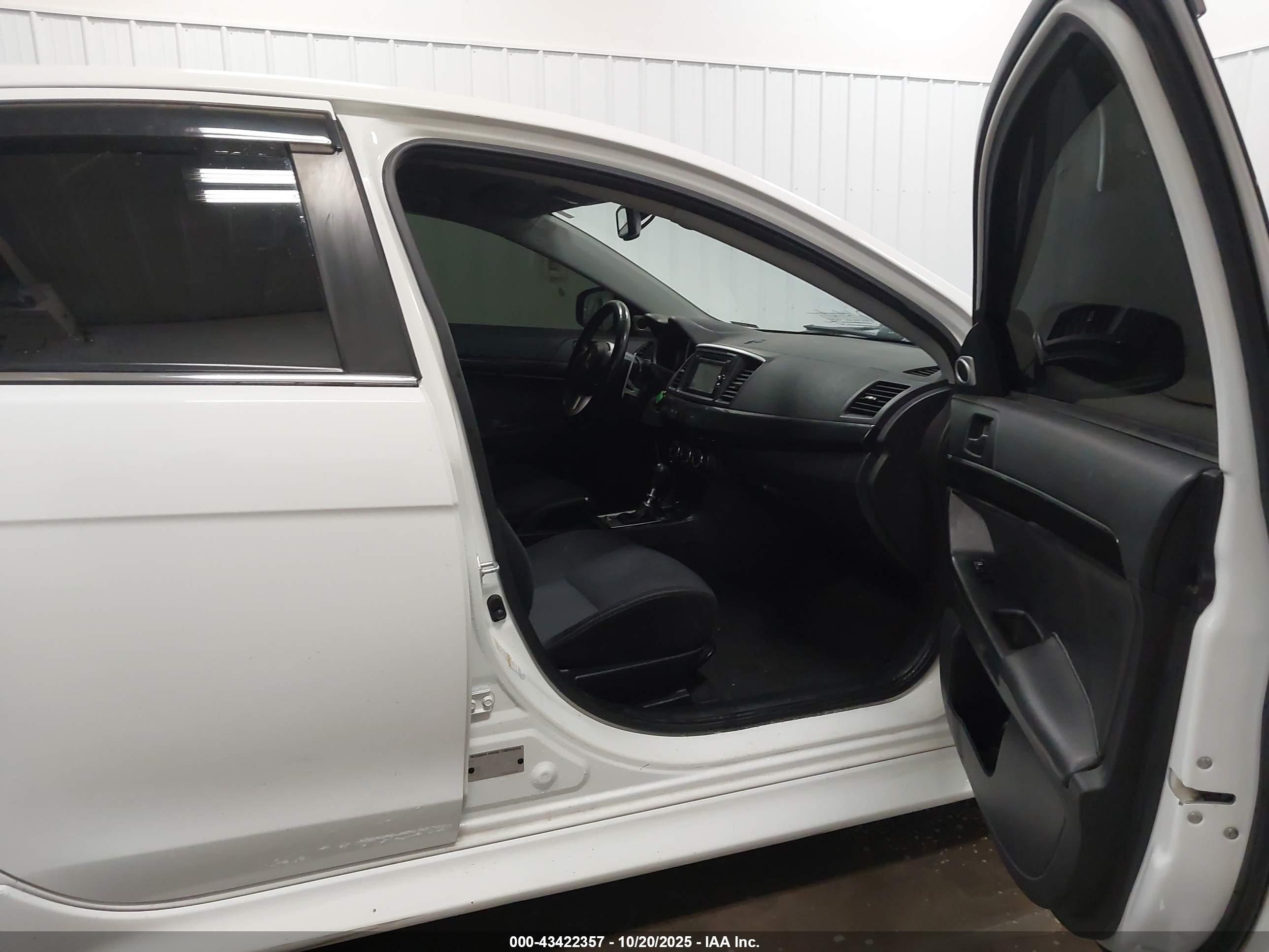 MITSUBISHI LANCER image 5