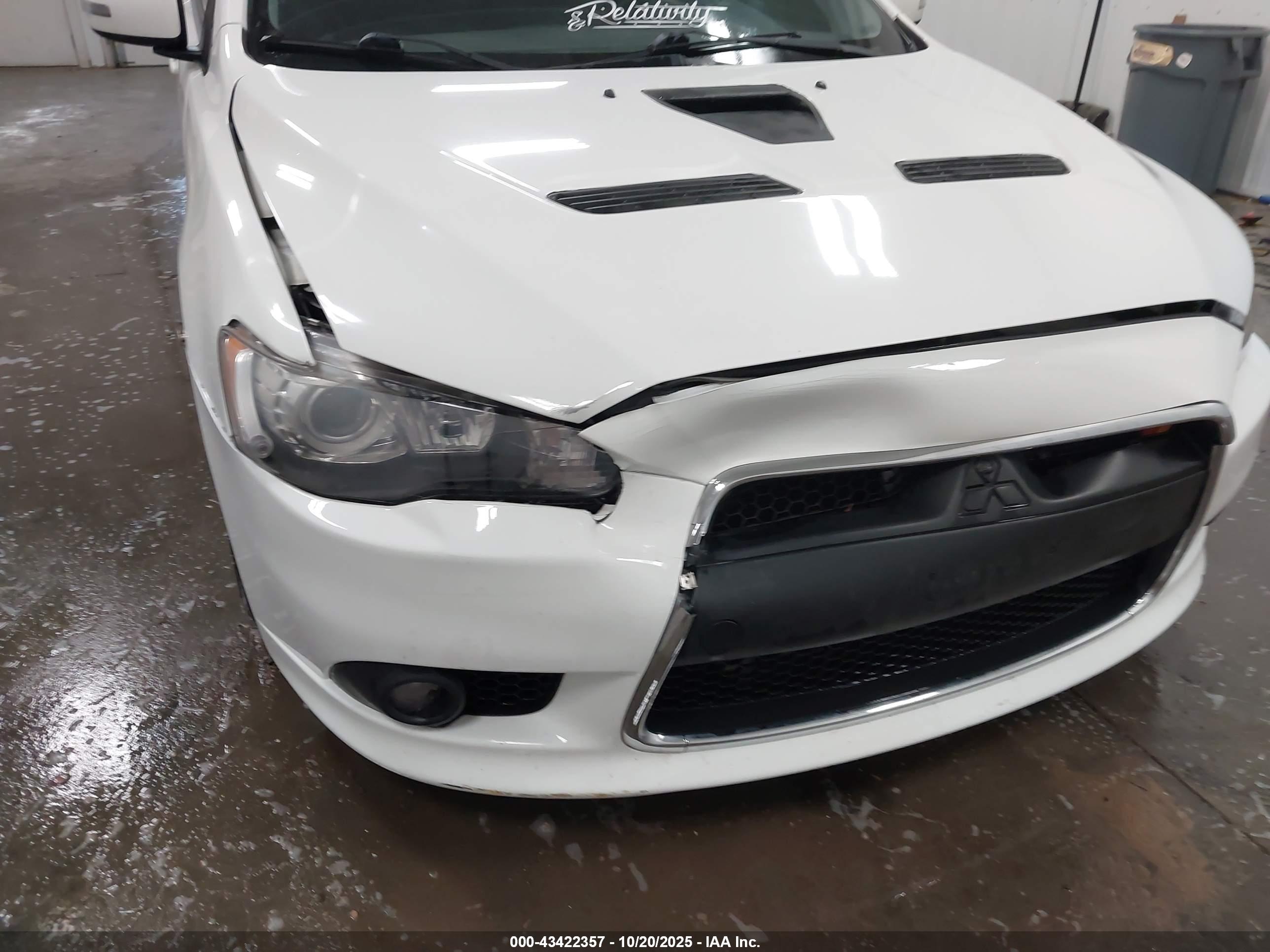 MITSUBISHI LANCER image 6