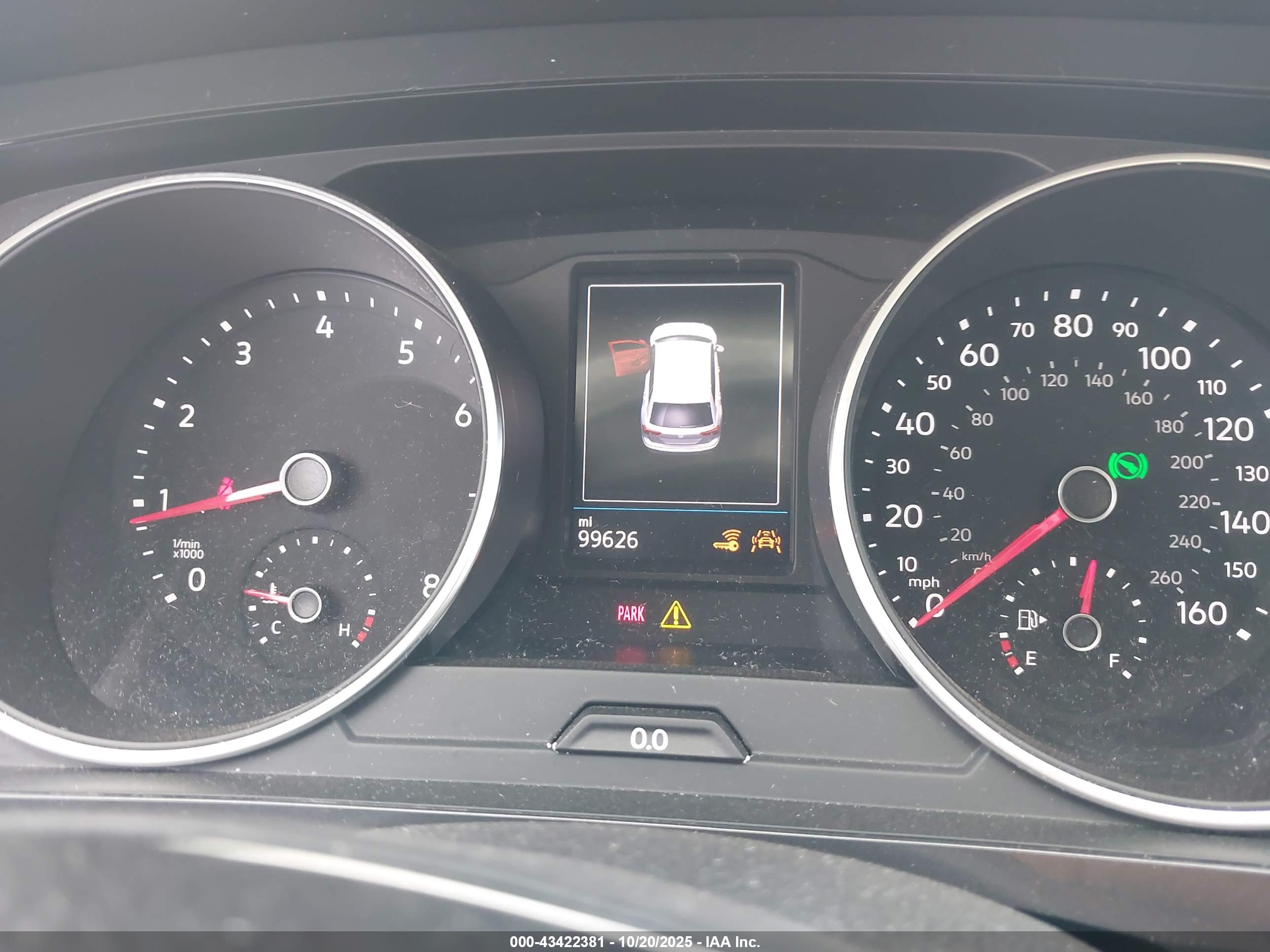 VOLKSWAGEN TIGUAN image 7