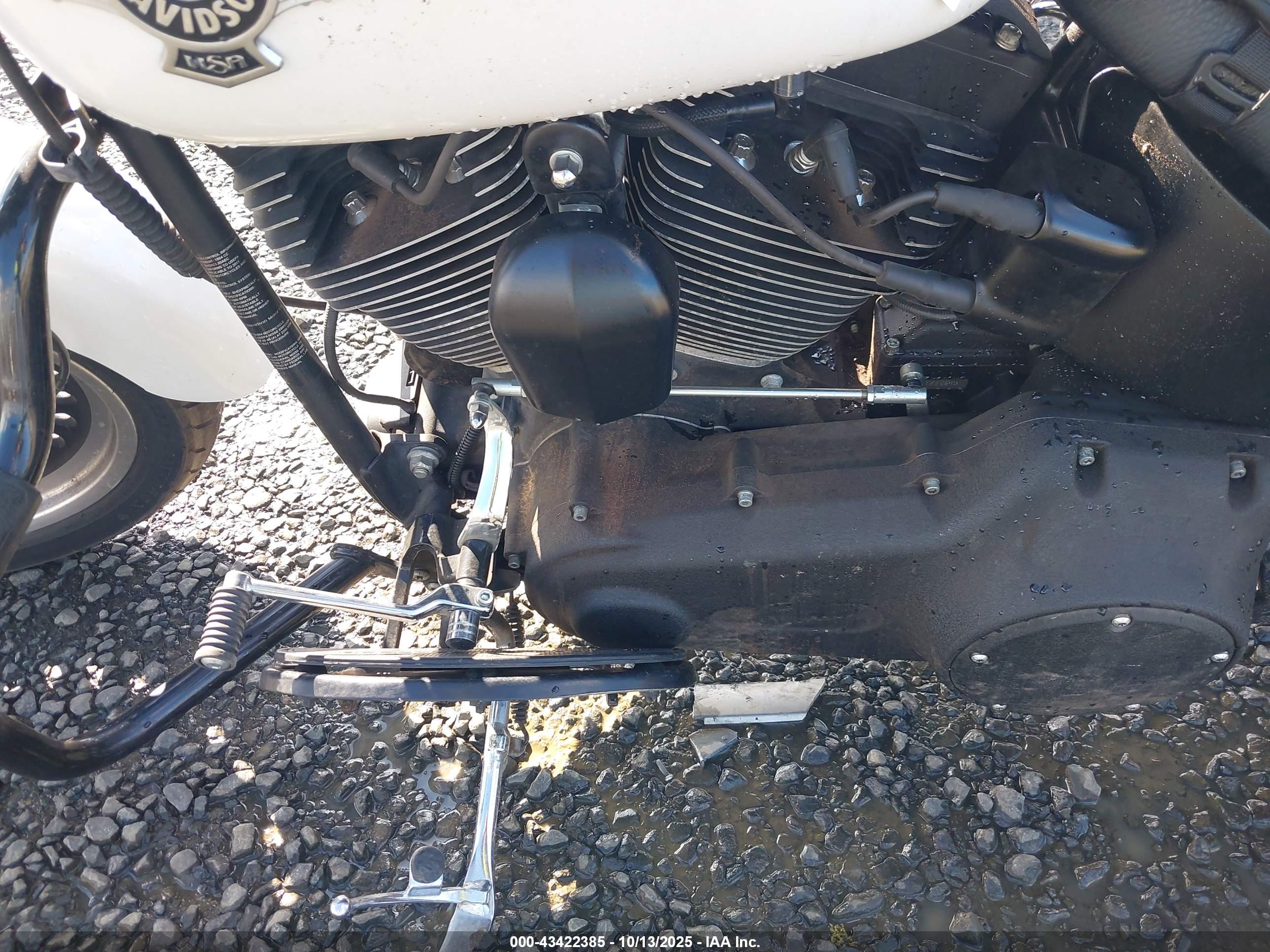 HARLEY-DAVIDSON FLSTFB image 9