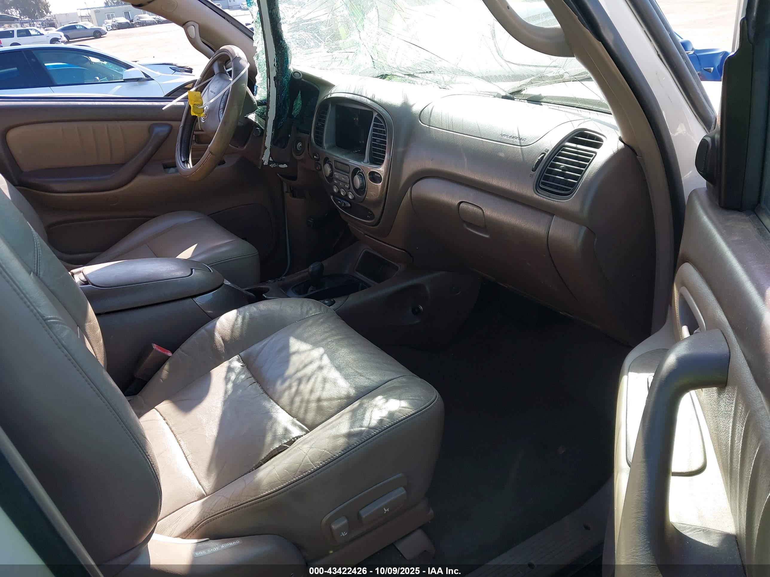 TOYOTA SEQUOIA image 5