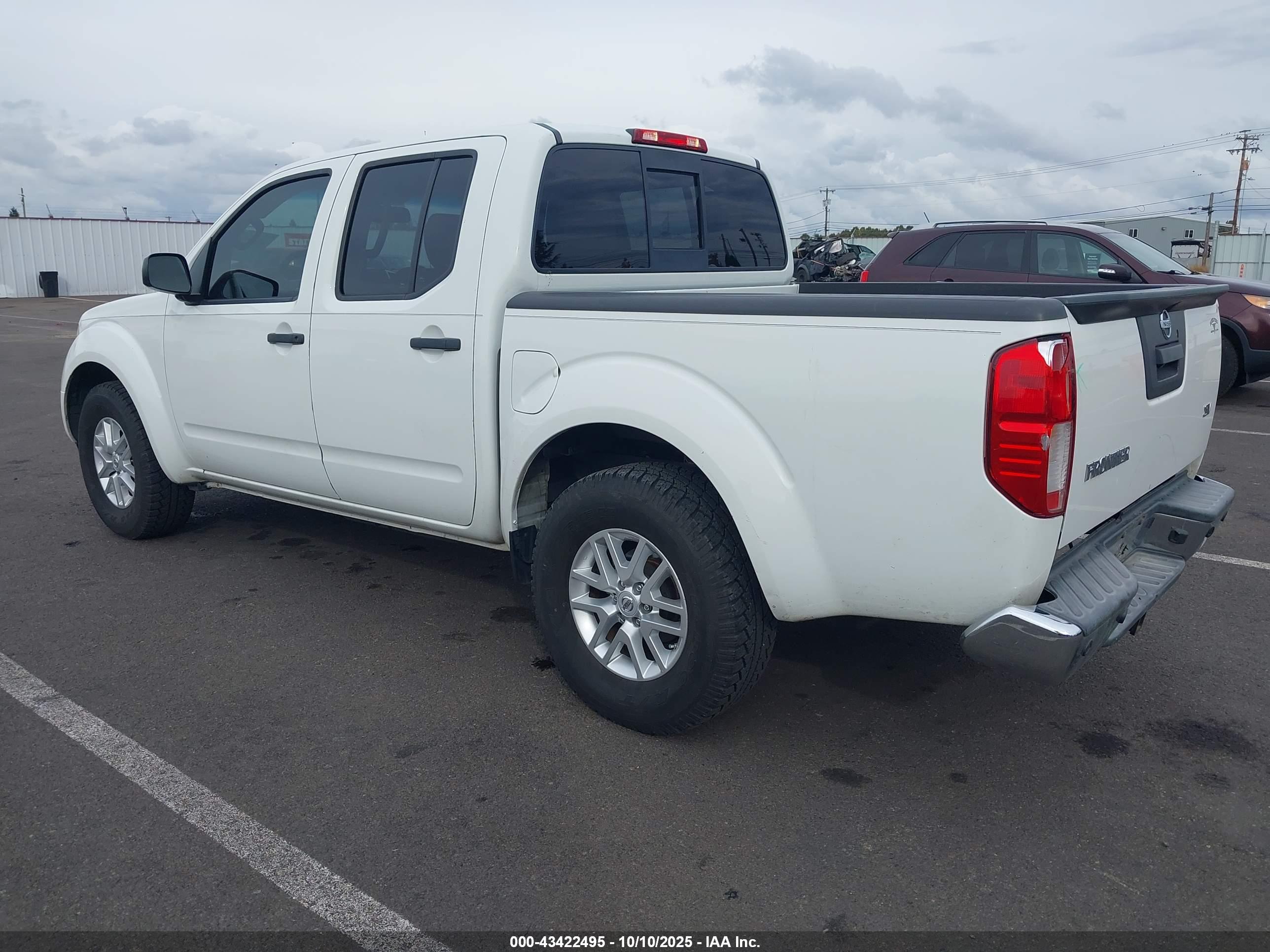 NISSAN FRONTIER image 3