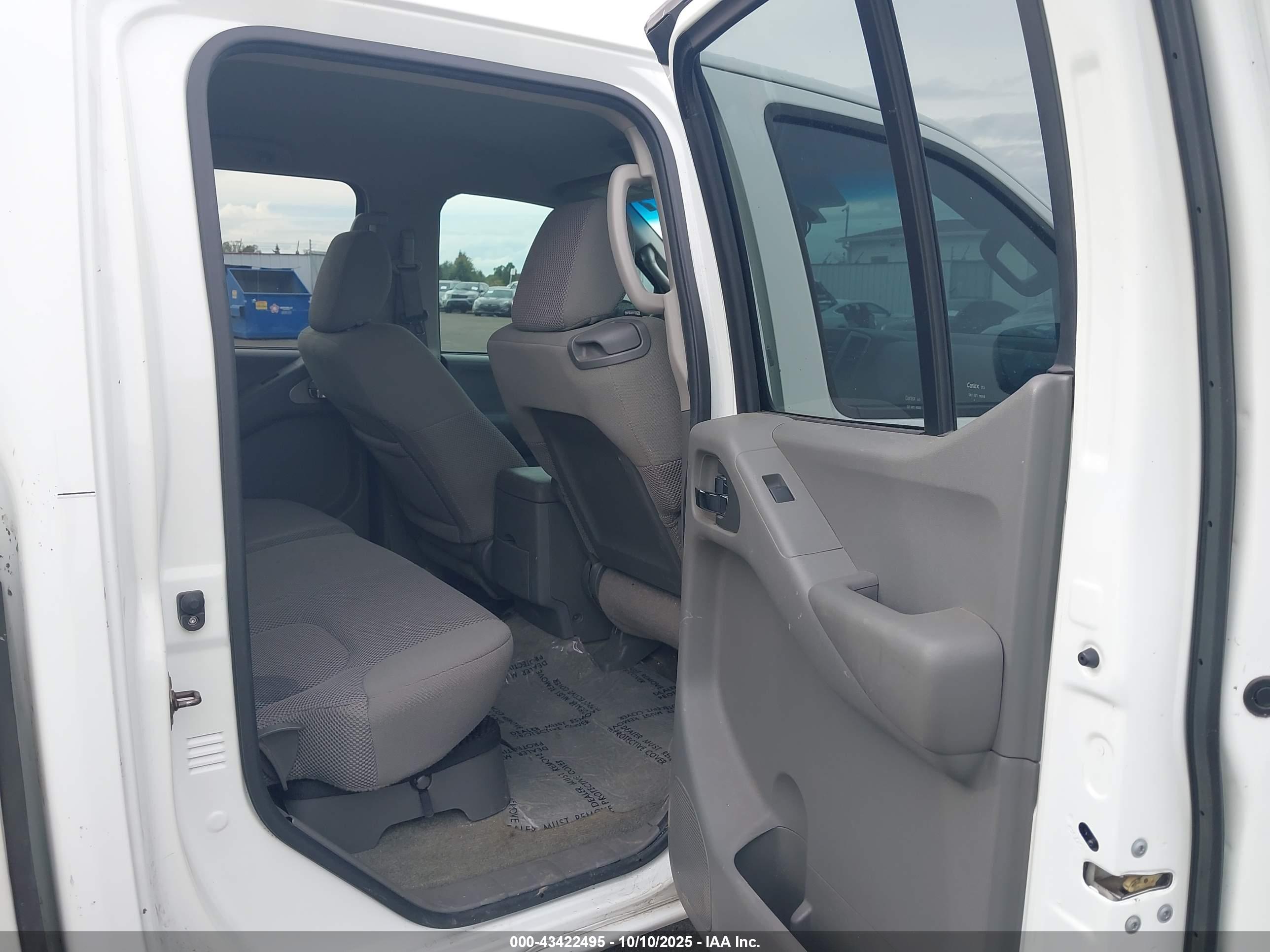 NISSAN FRONTIER image 8