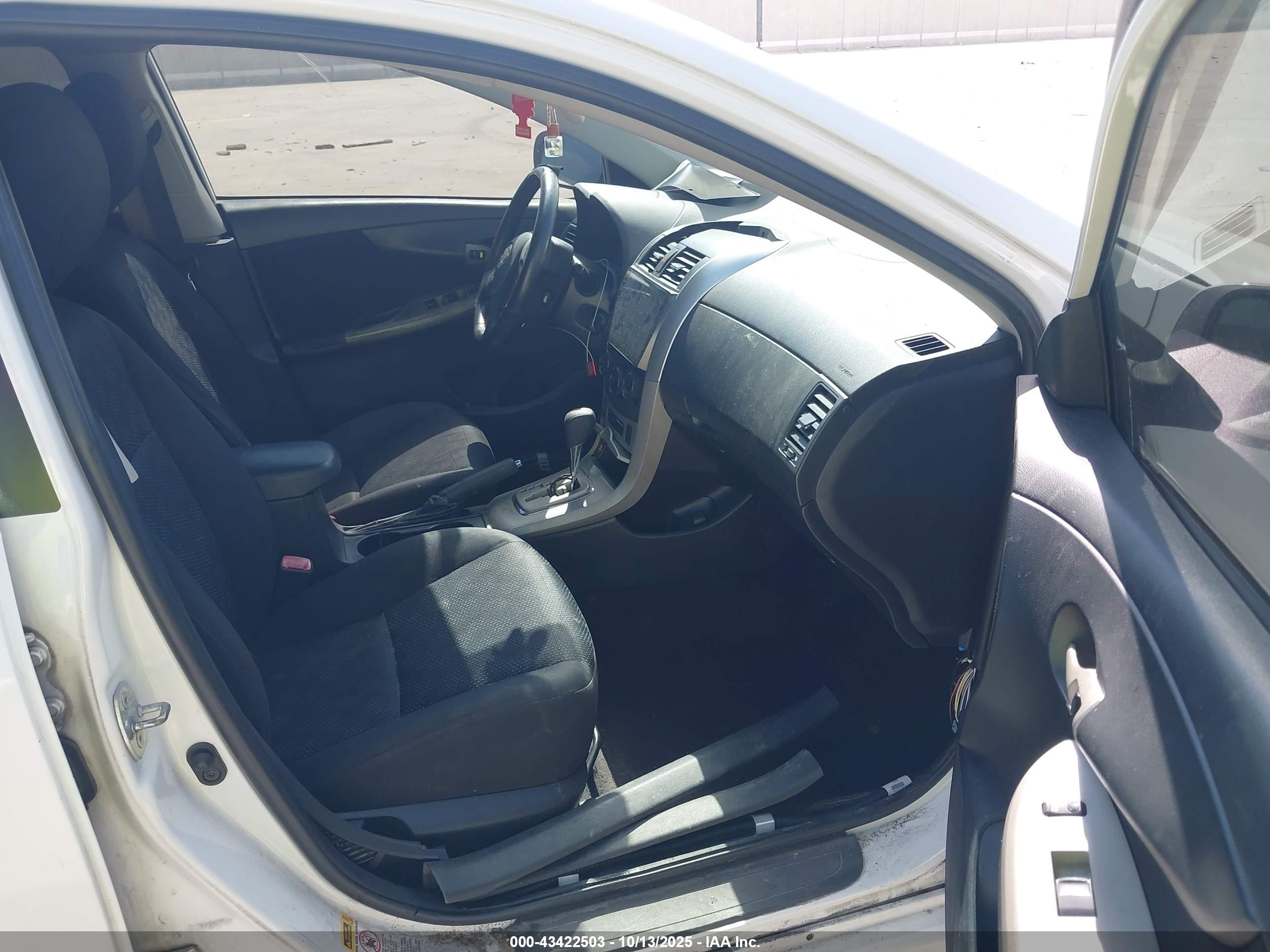 TOYOTA COROLLA image 5