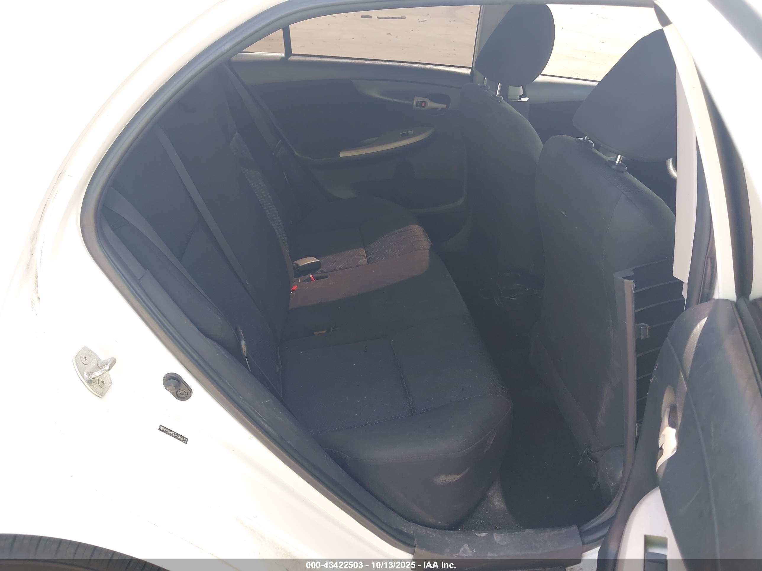 TOYOTA COROLLA image 8