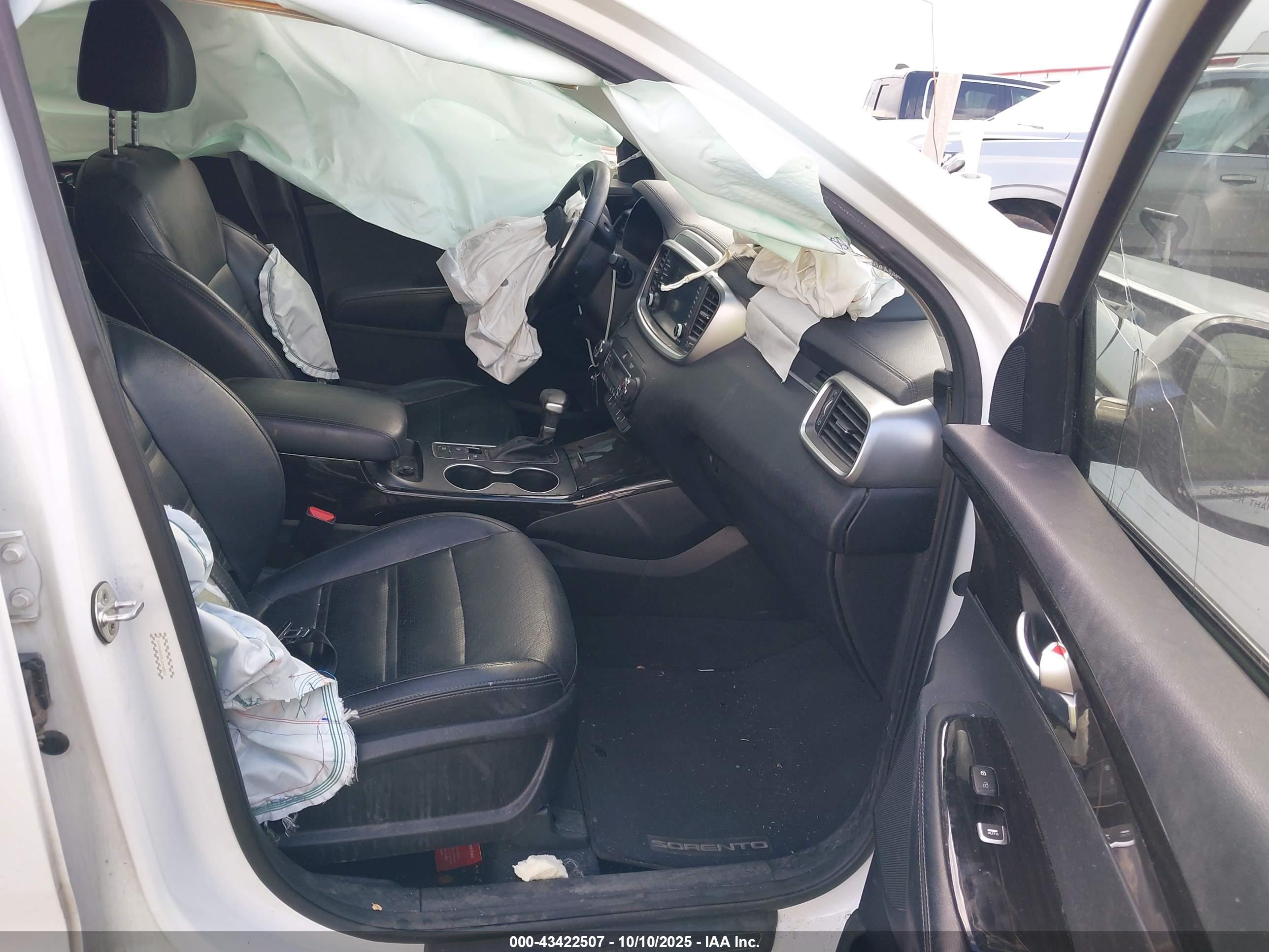 KIA SORENTO image 5