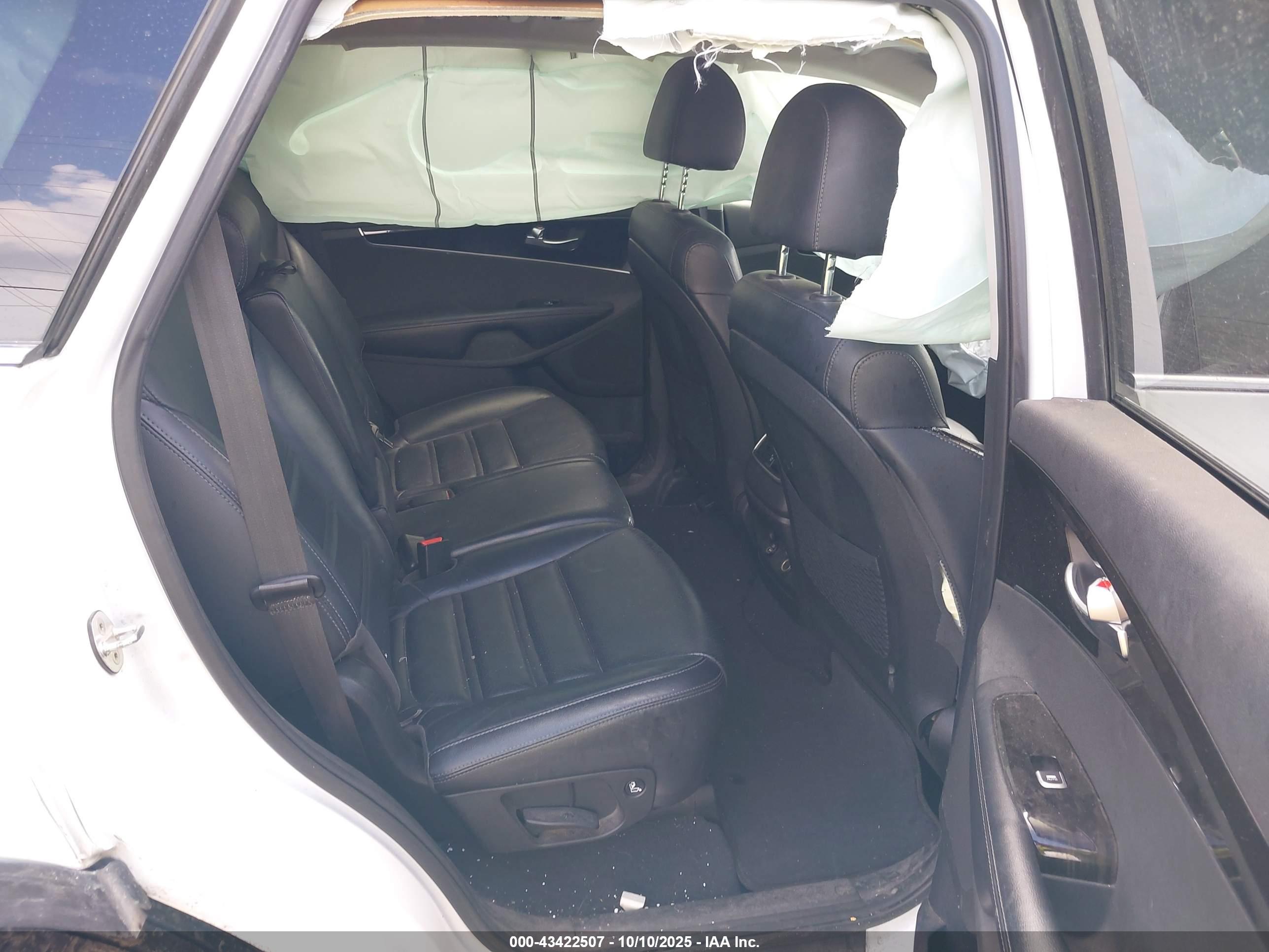 KIA SORENTO image 8
