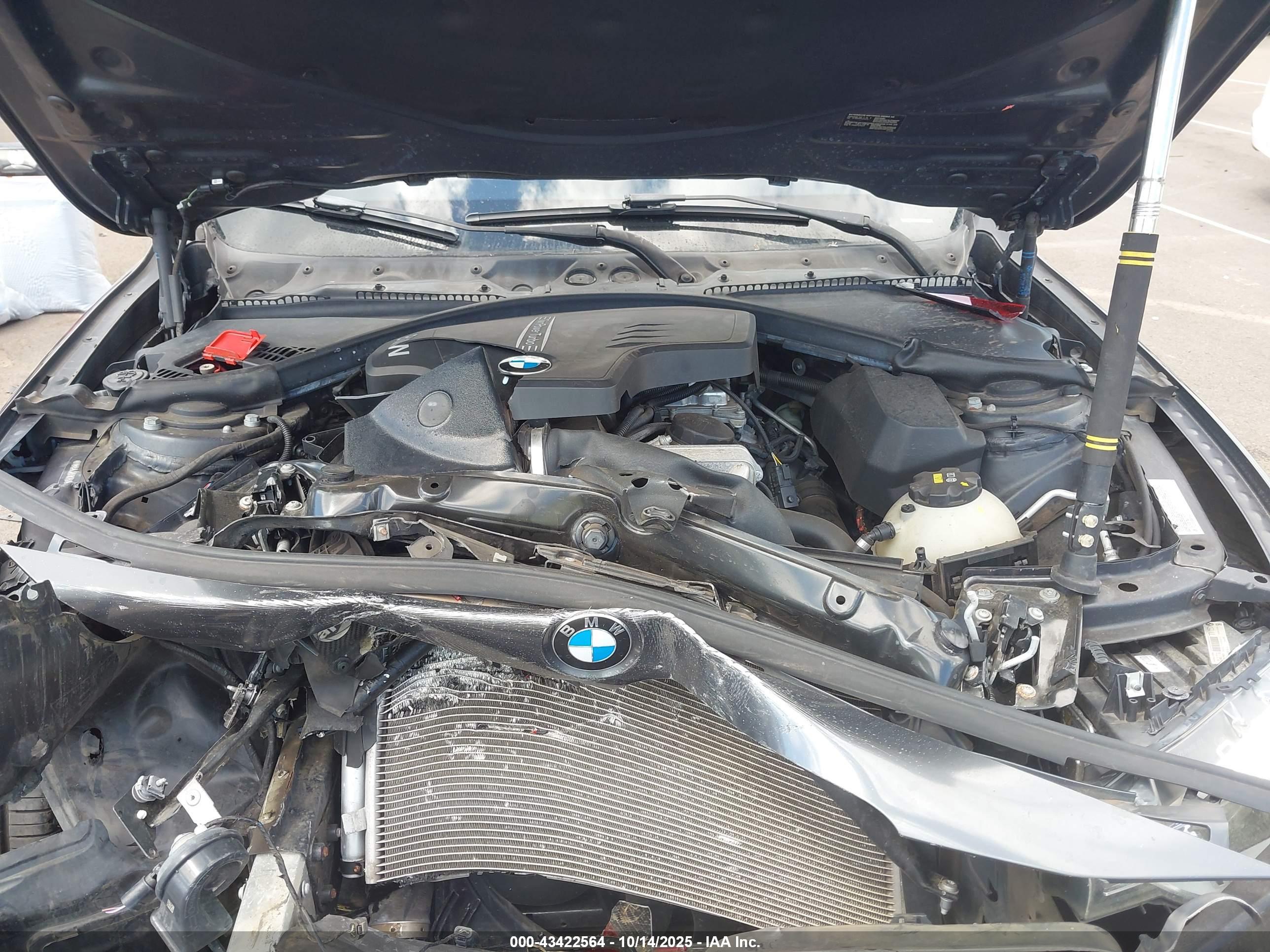BMW 320I image 10