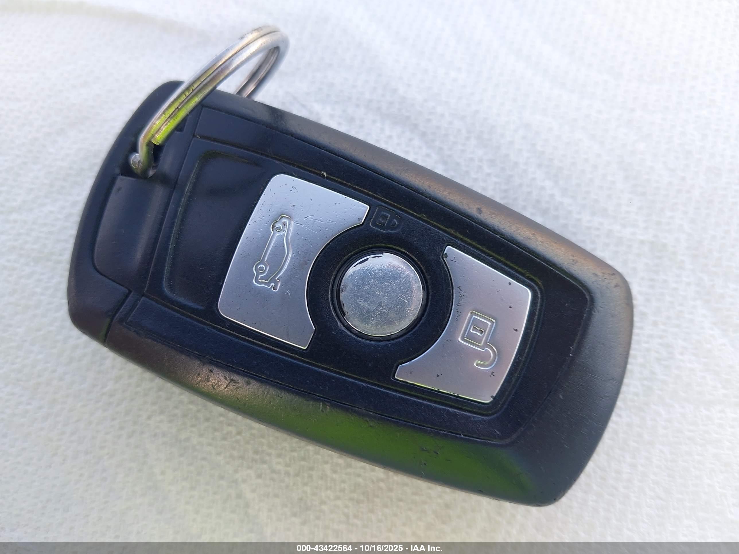 BMW 320I image 11