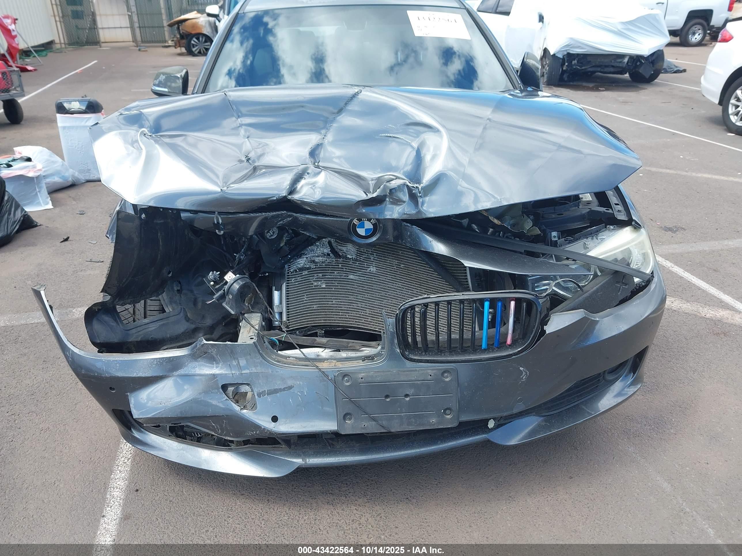 BMW 320I image 6