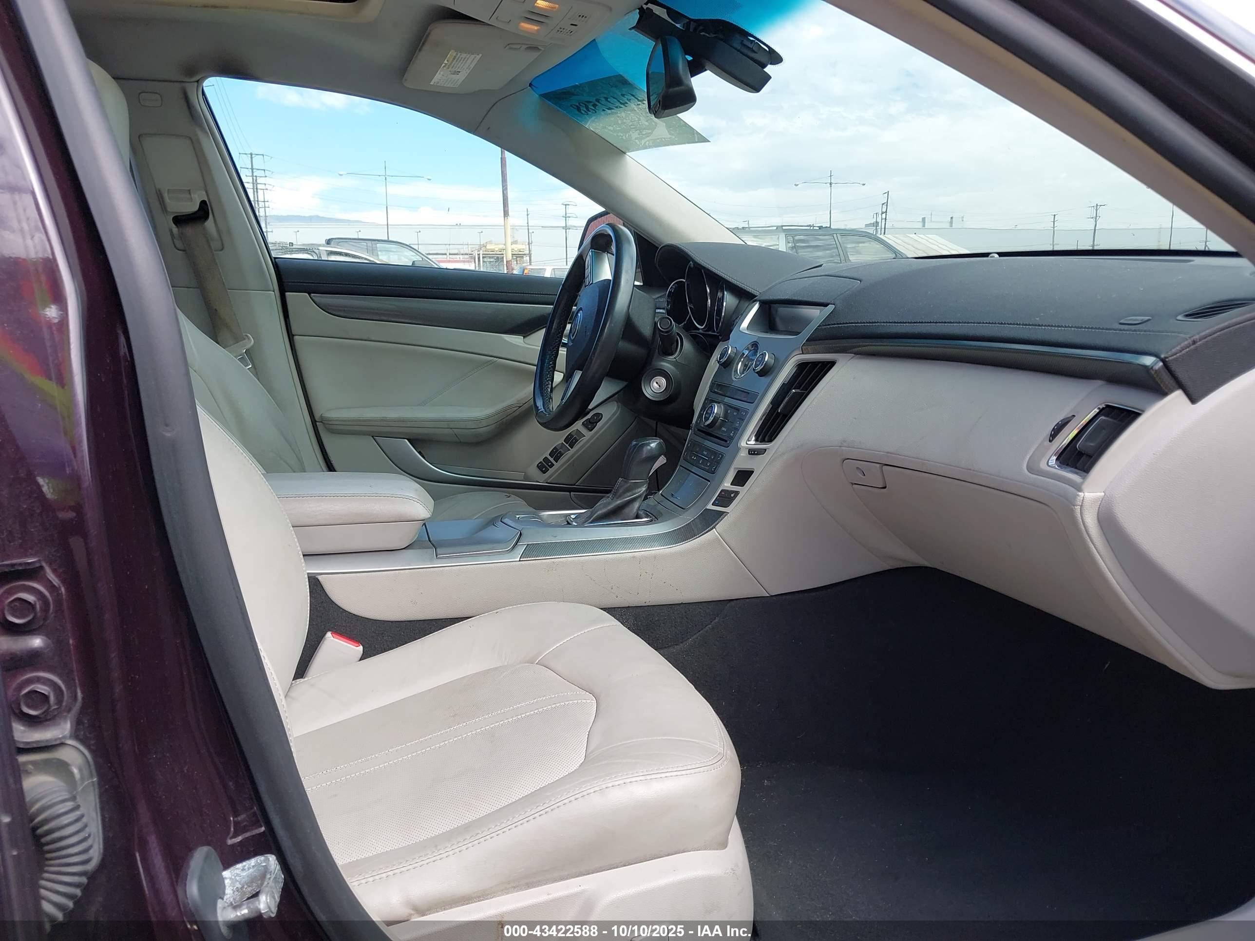 CADILLAC CTS image 5