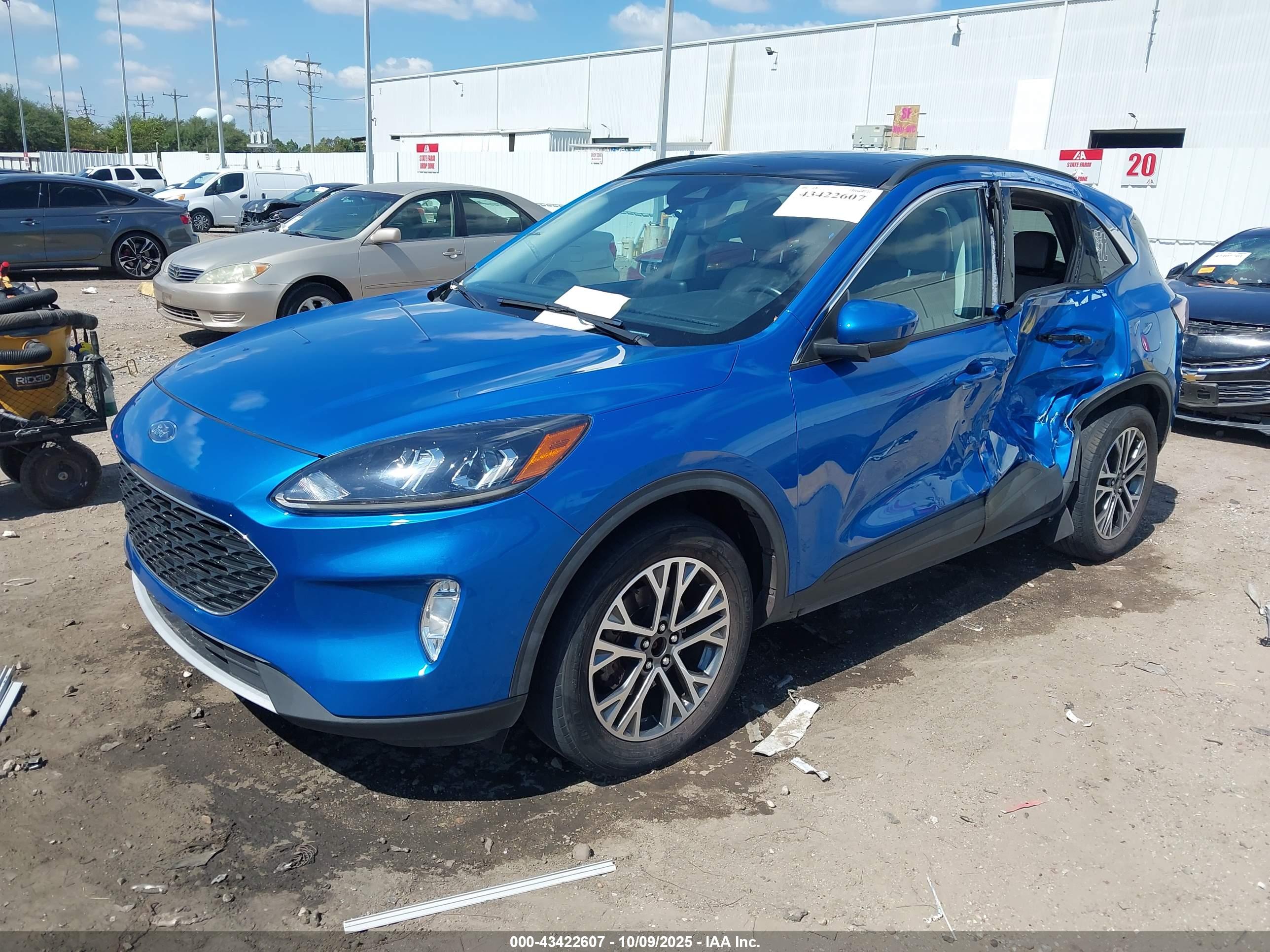 FORD ESCAPE image 2