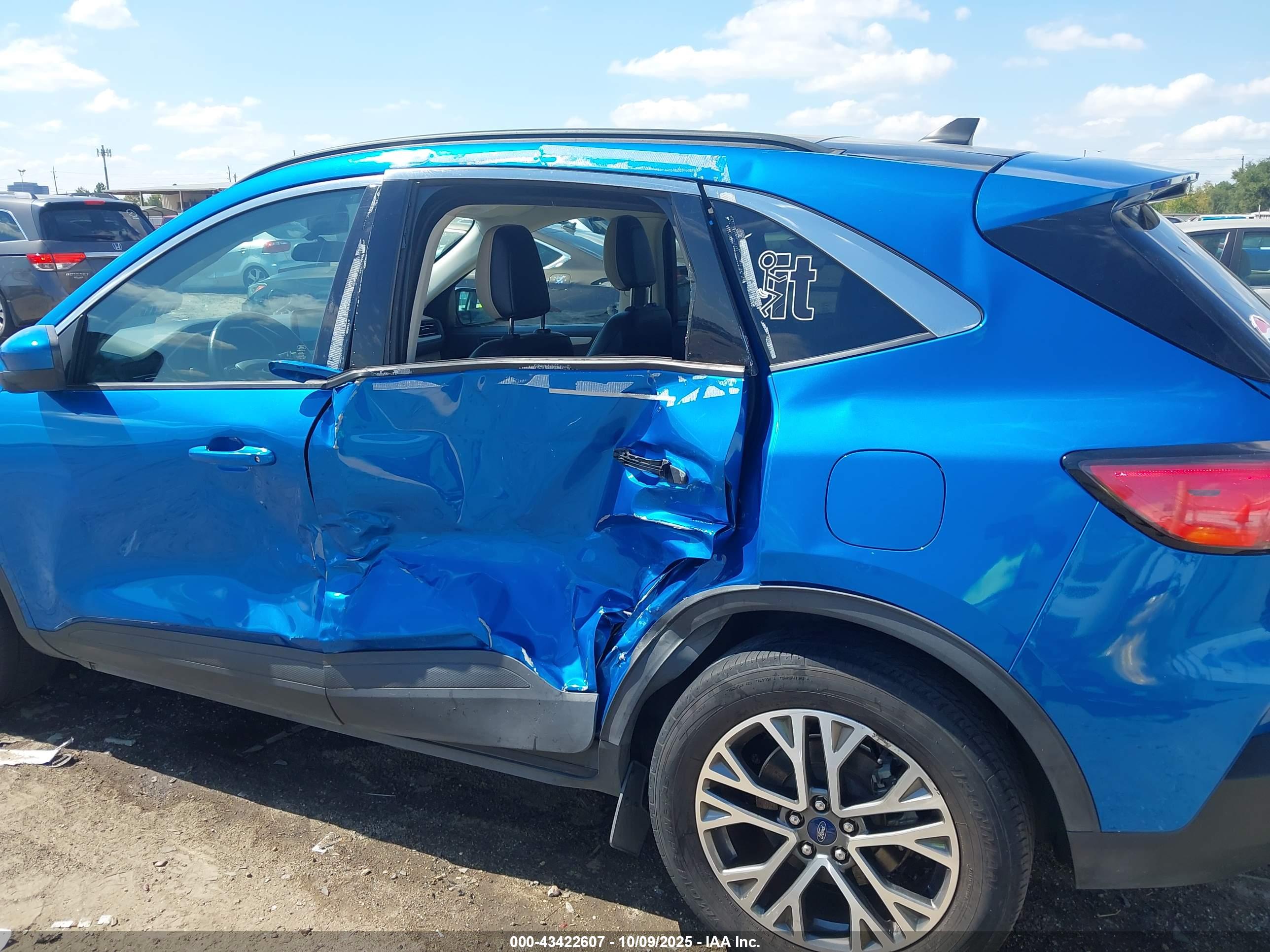 FORD ESCAPE image 6