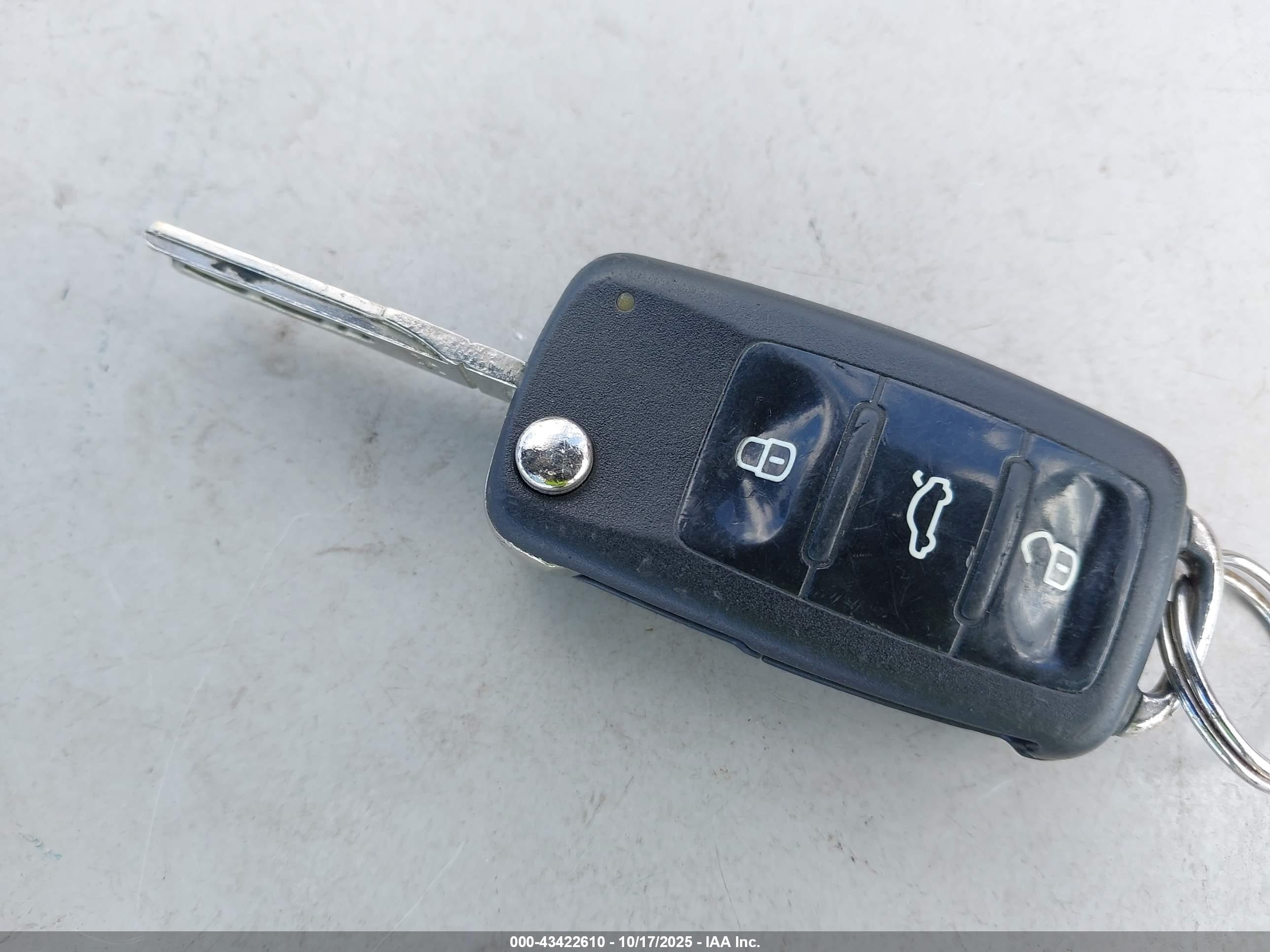 VOLKSWAGEN GTI image 11