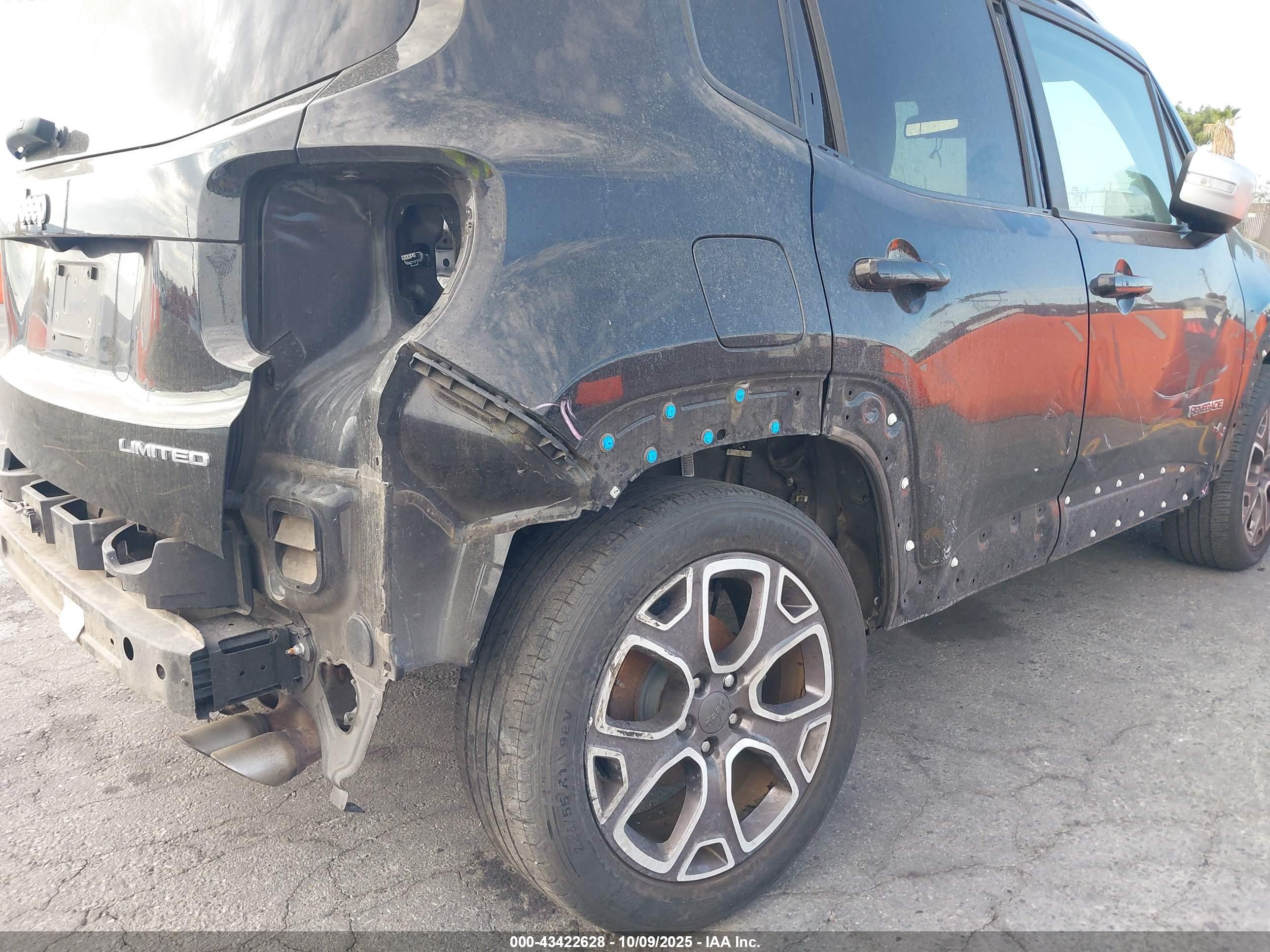 JEEP RENEGADE image 6