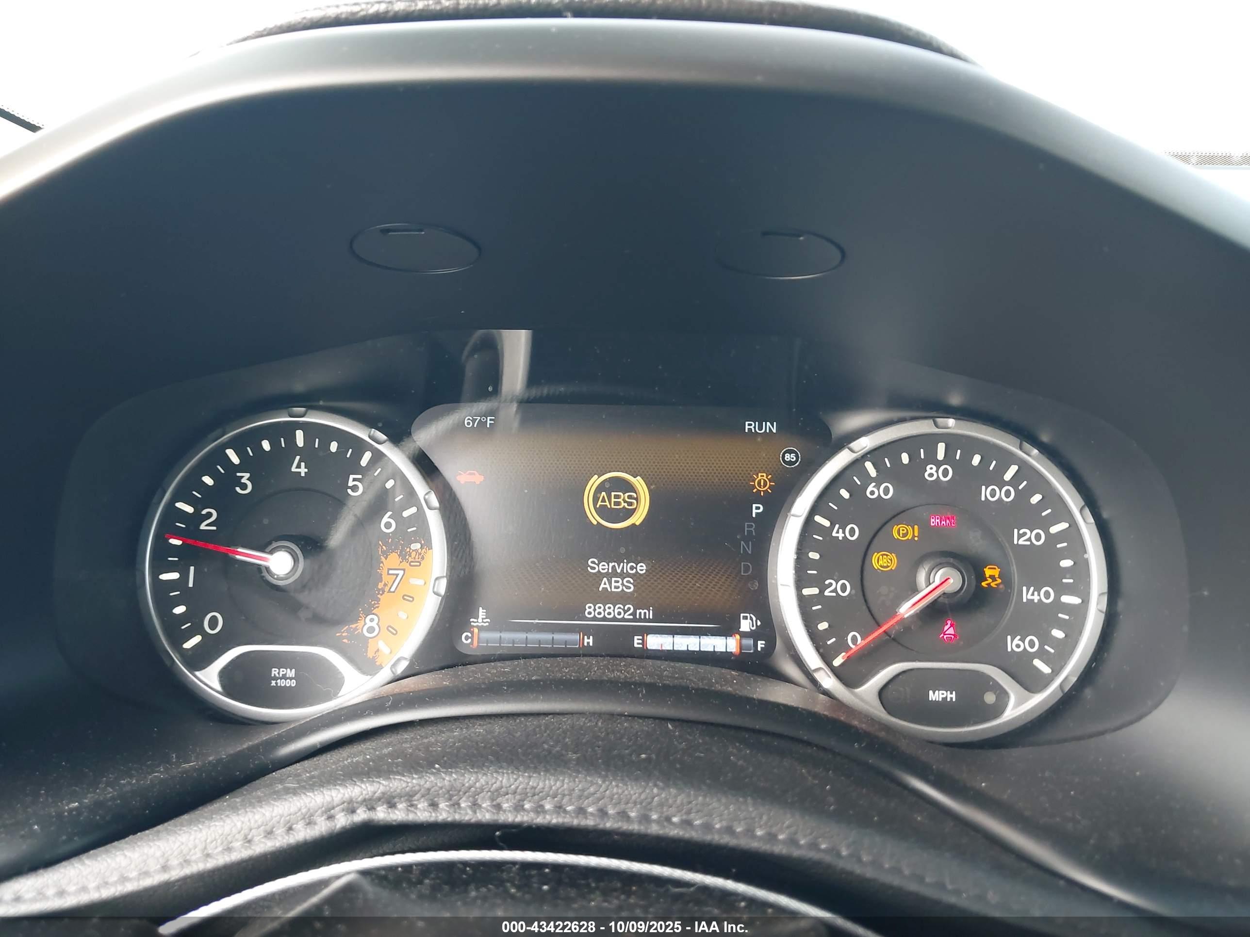 JEEP RENEGADE image 7