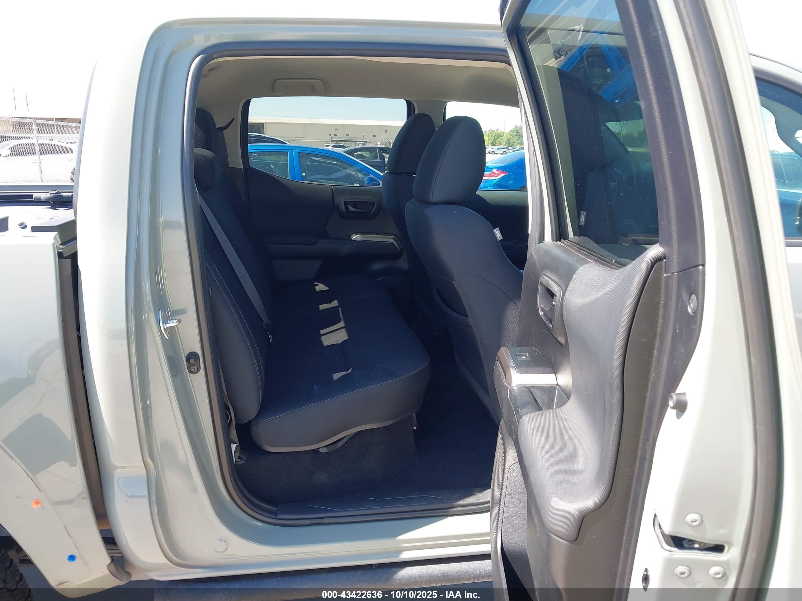 TOYOTA TACOMA image 8