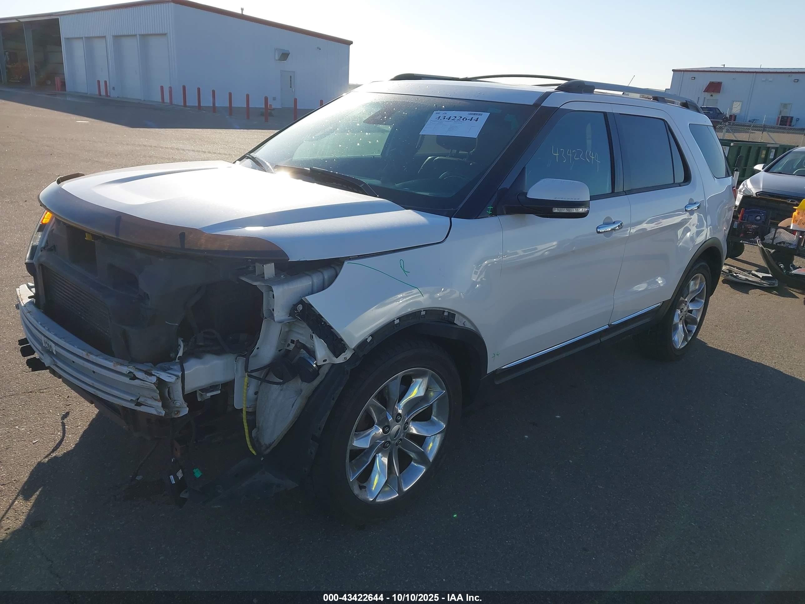 FORD EXPLORER image 2