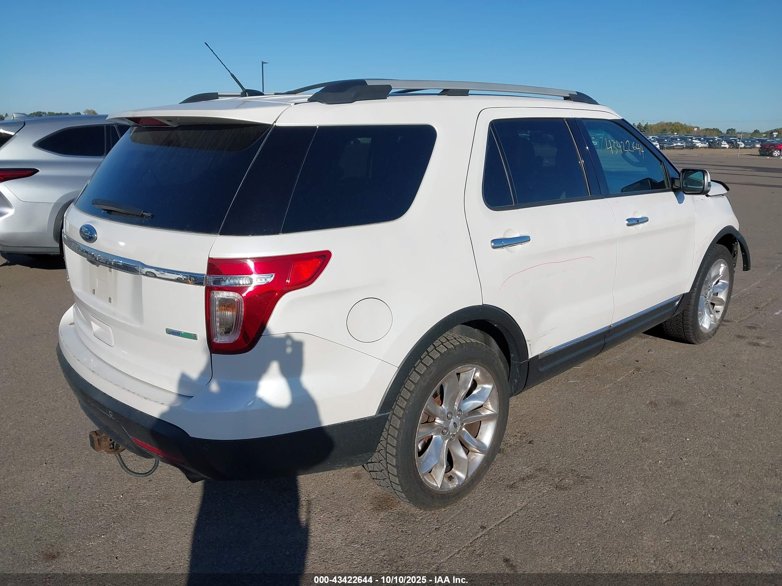 FORD EXPLORER image 4