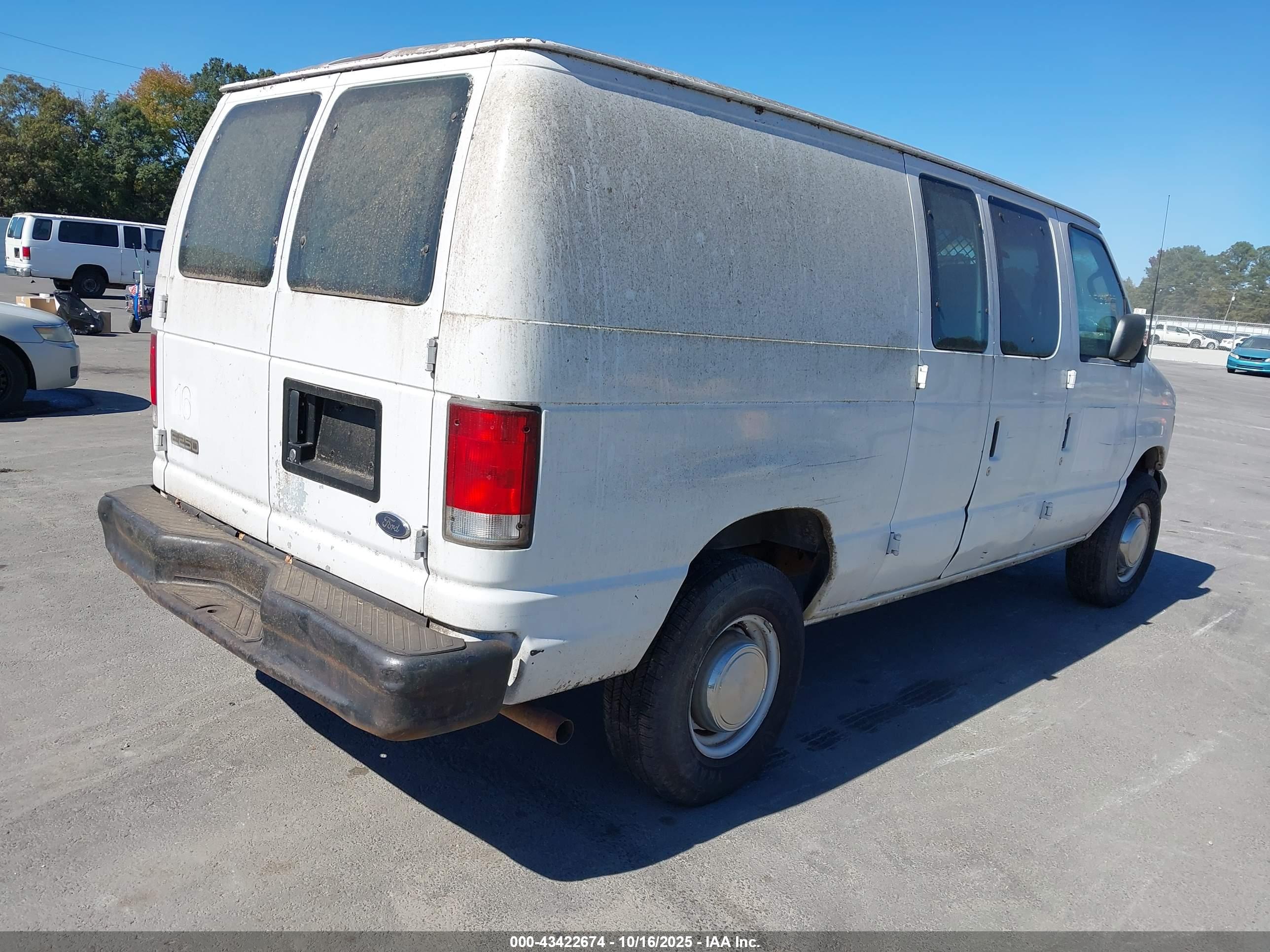 FORD E-250 image 4