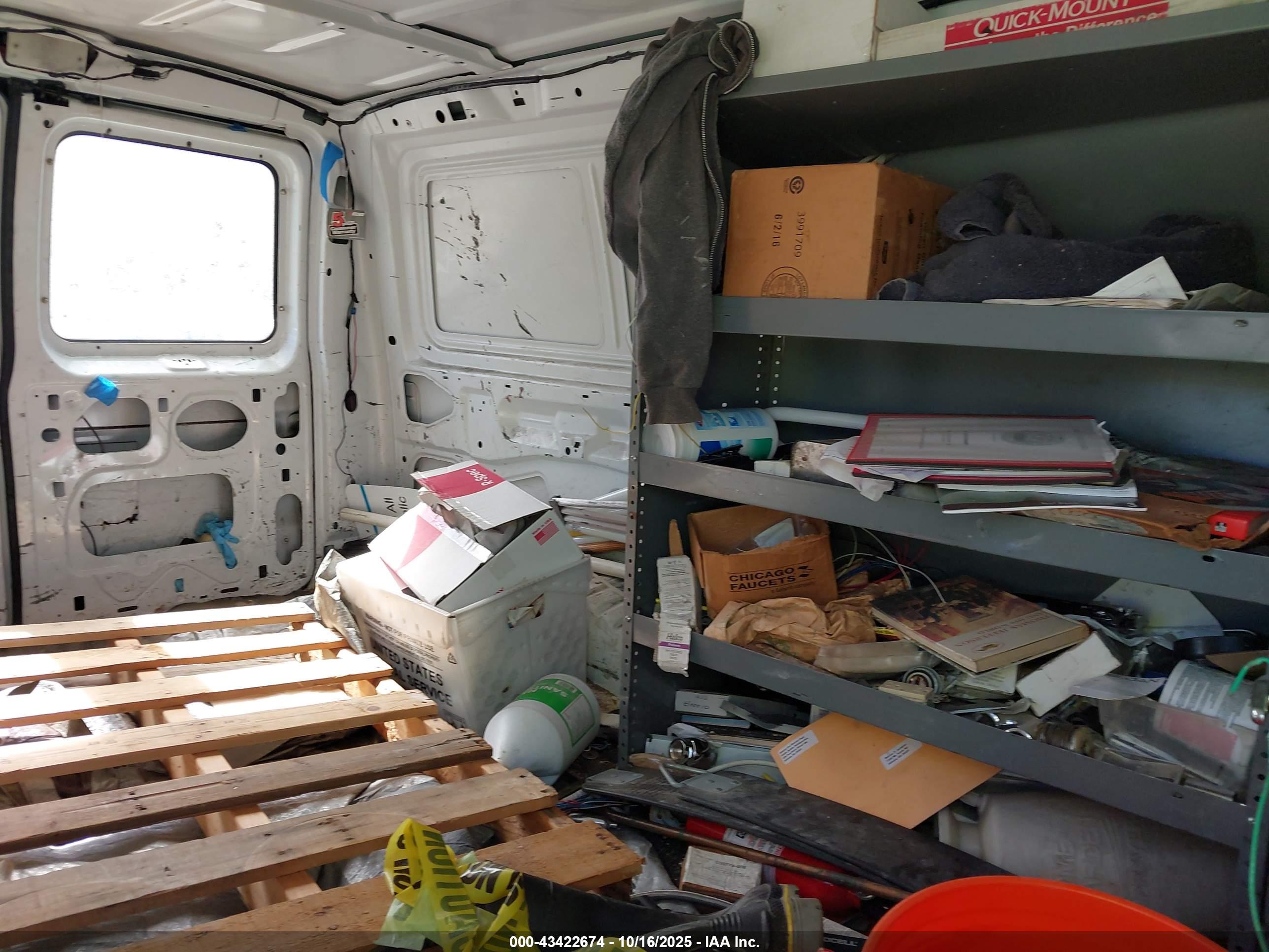 FORD E-250 image 8