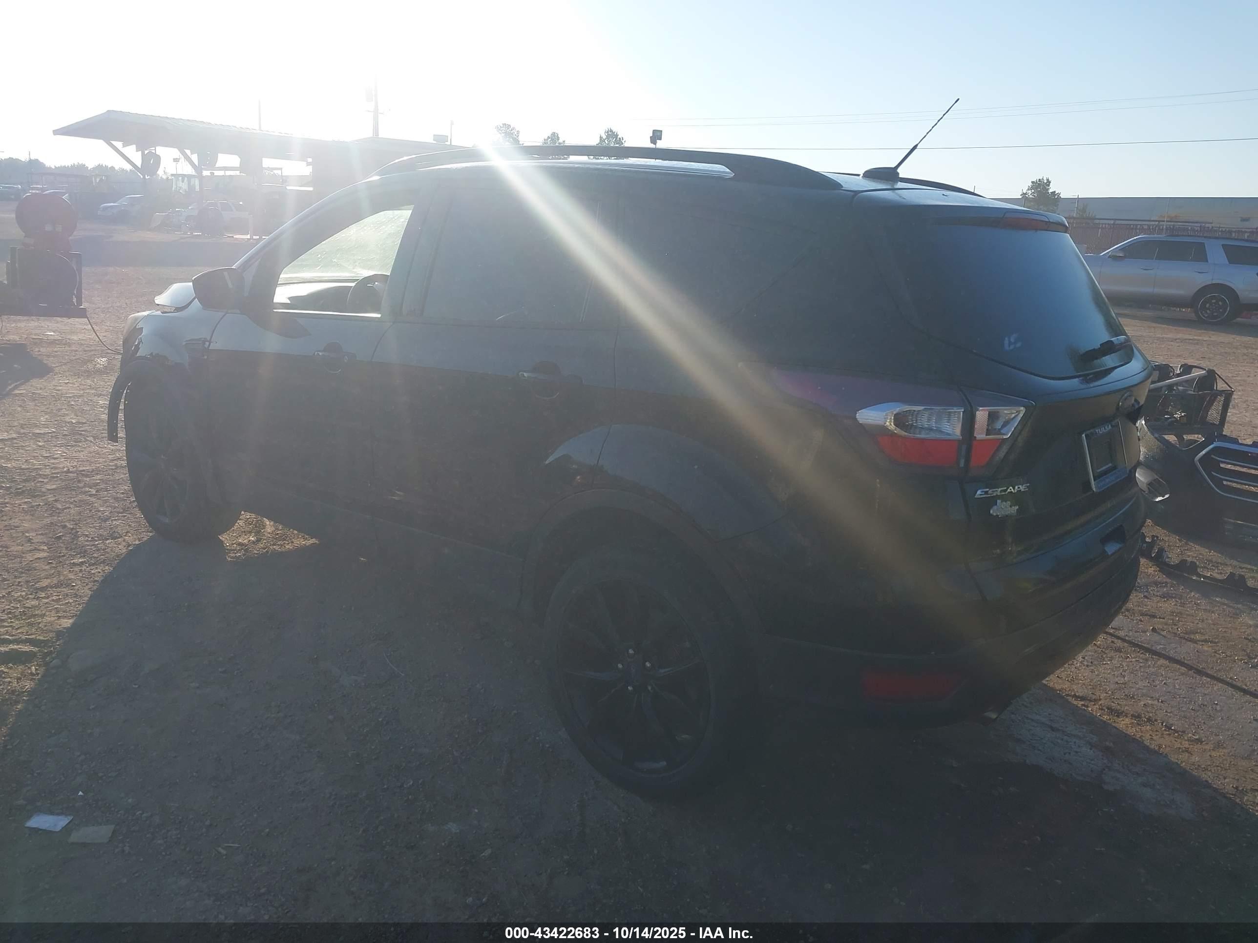 FORD ESCAPE image 3