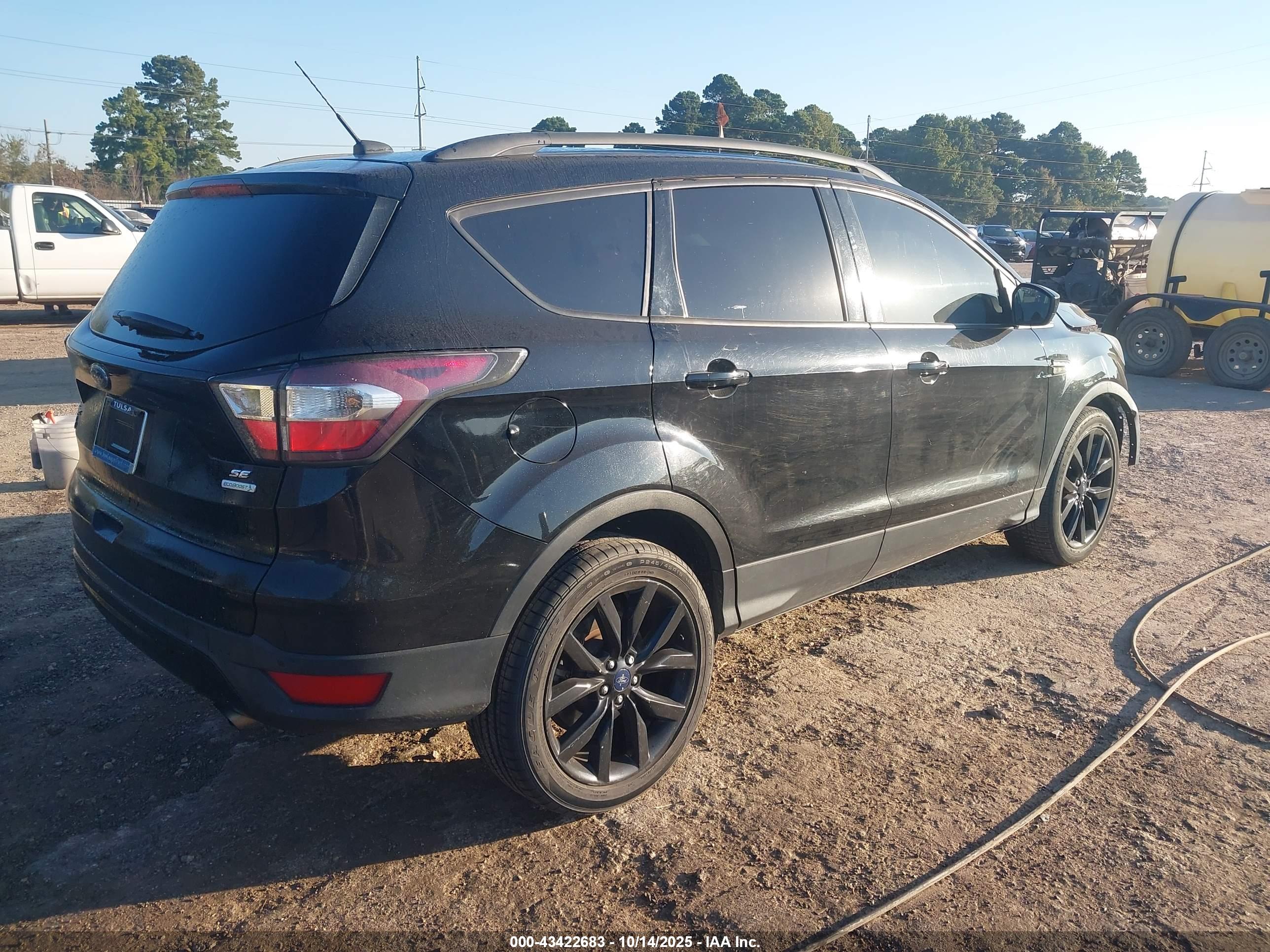 FORD ESCAPE image 4