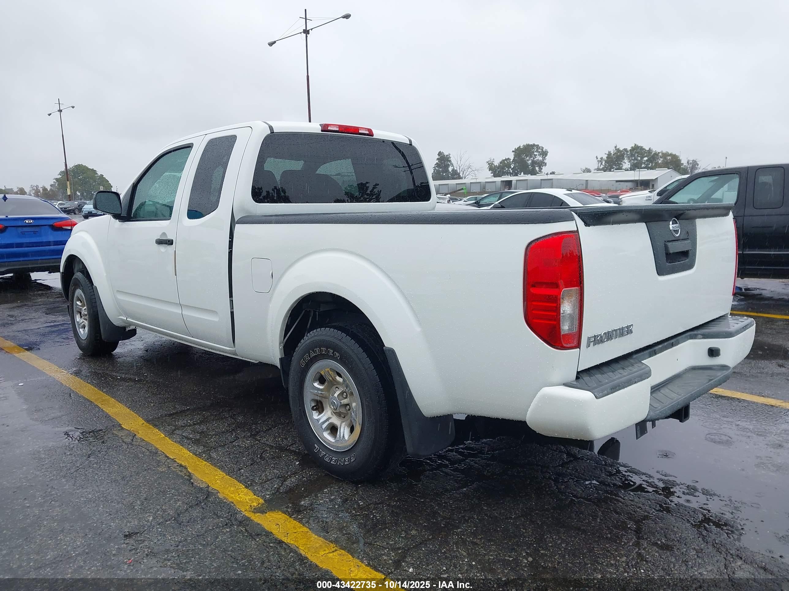 NISSAN FRONTIER image 3