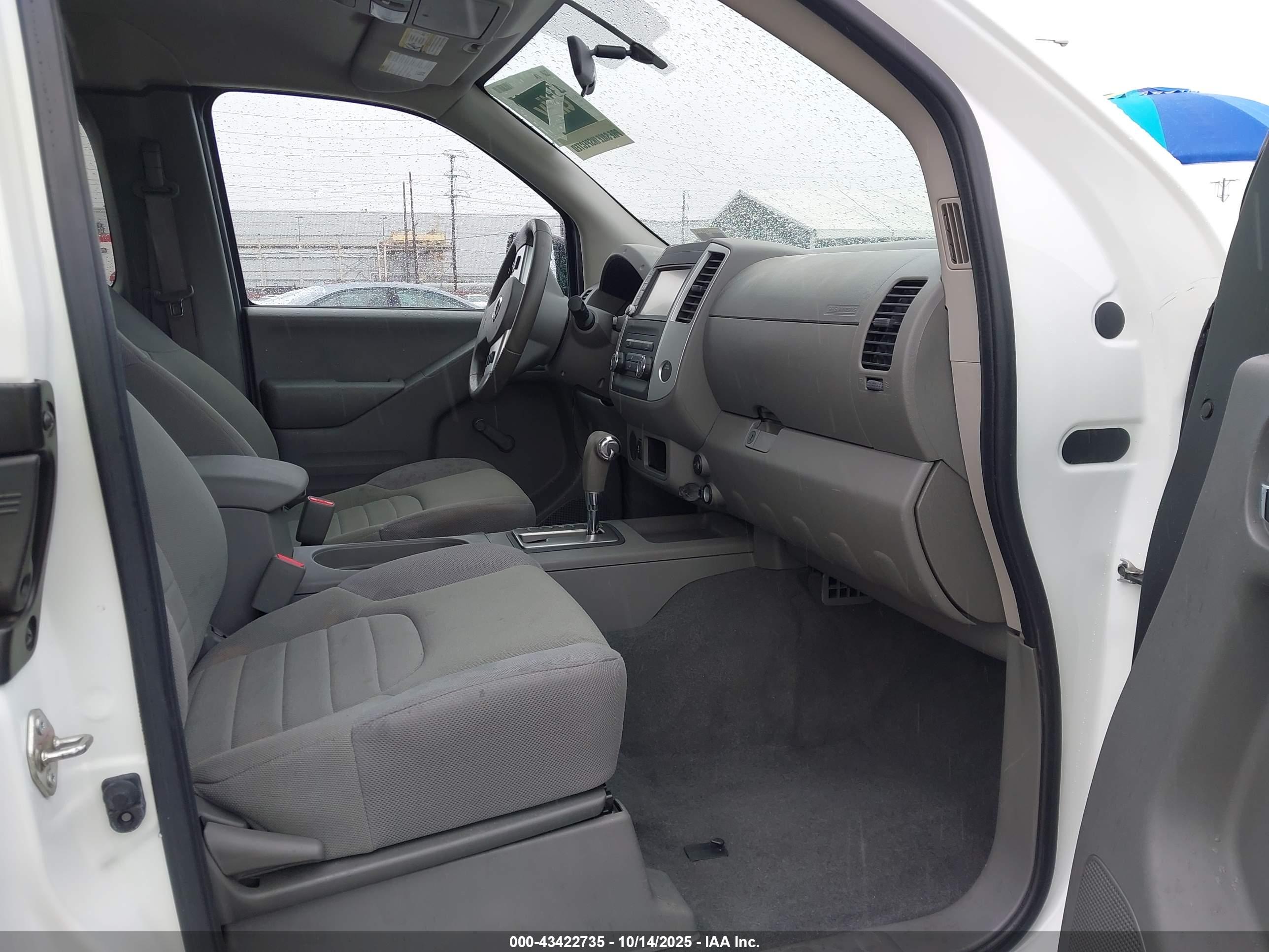 NISSAN FRONTIER image 5