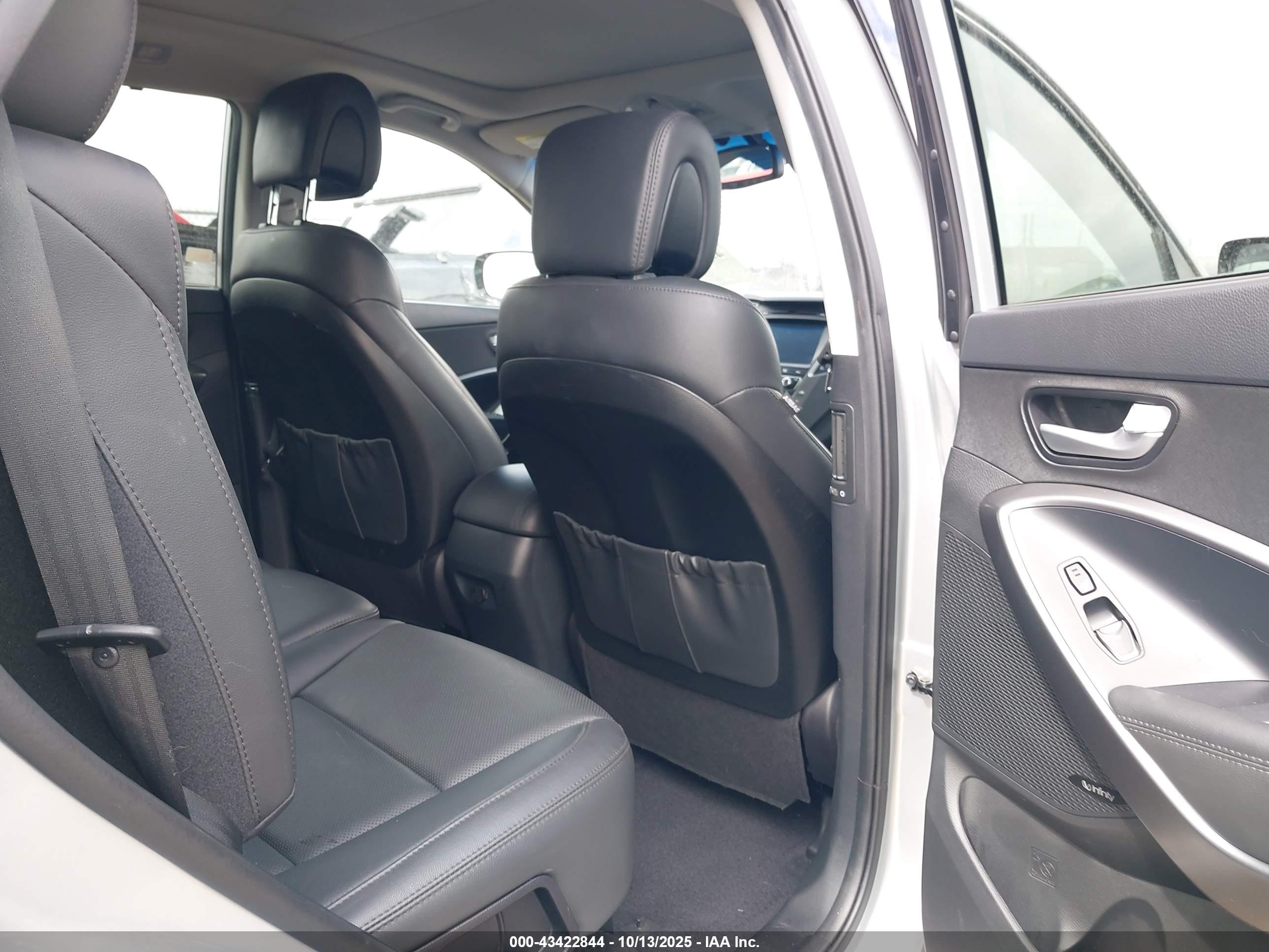 HYUNDAI SANTA image 8