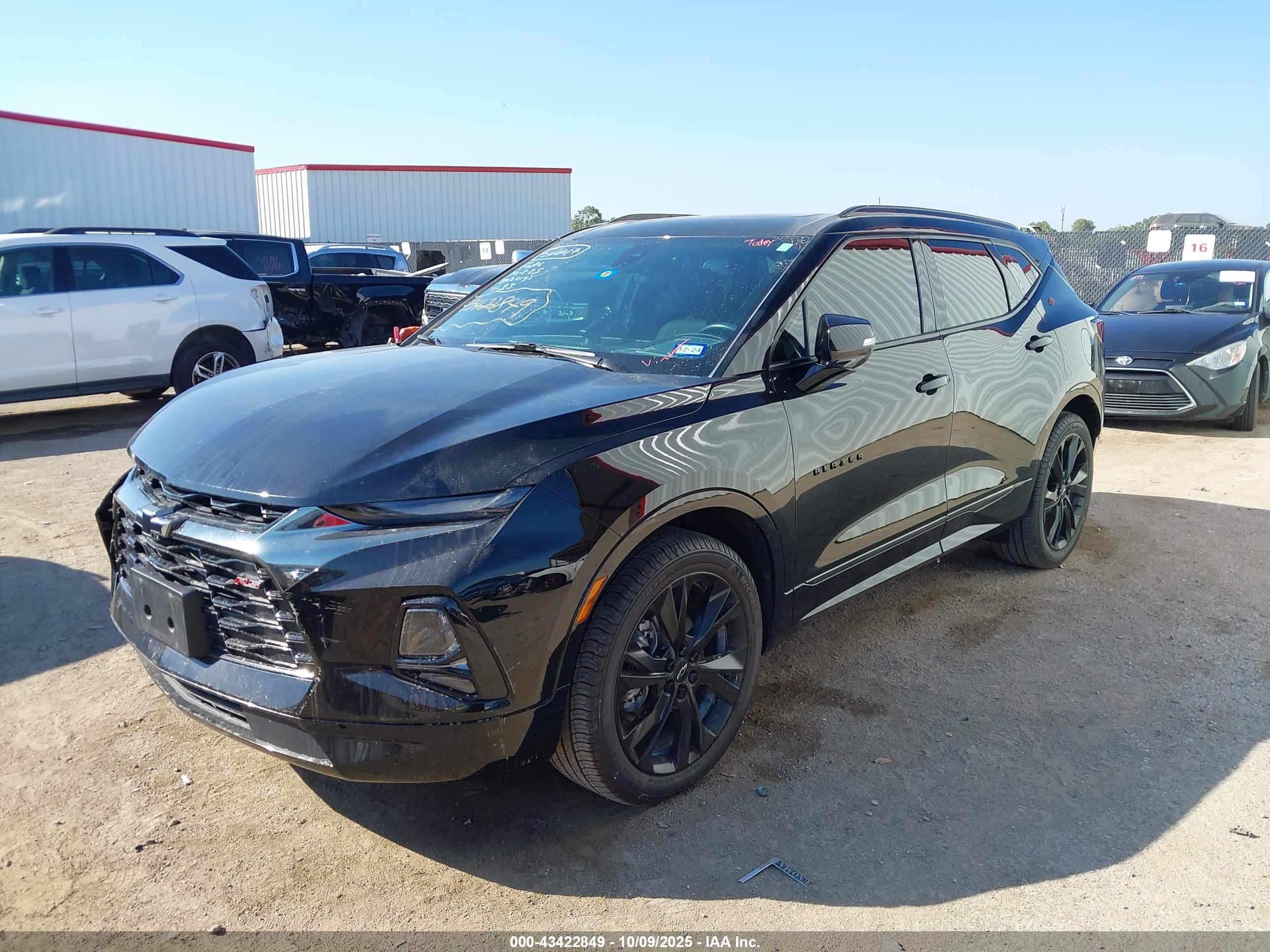 CHEVROLET BLAZER image 2