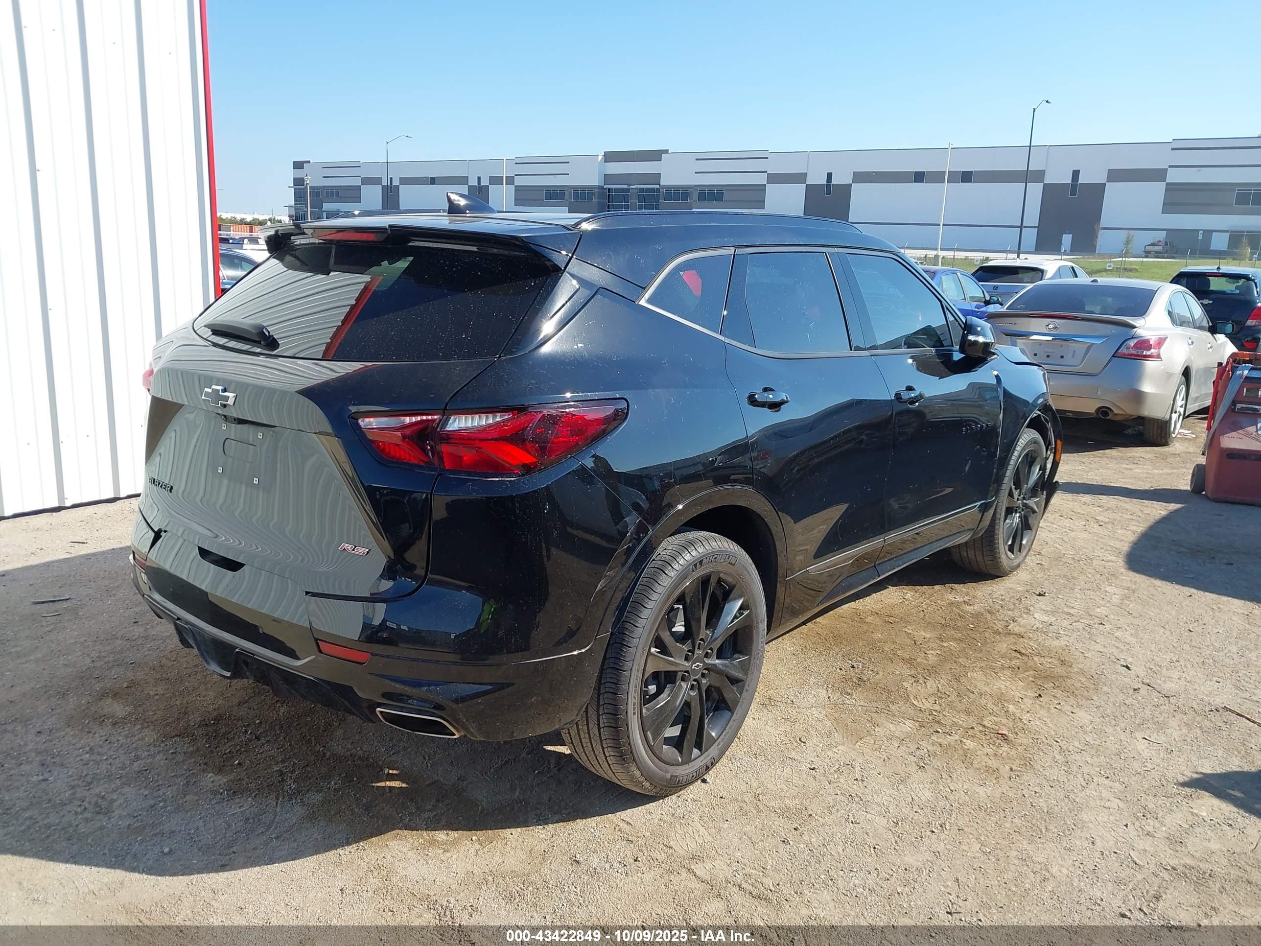 CHEVROLET BLAZER image 4