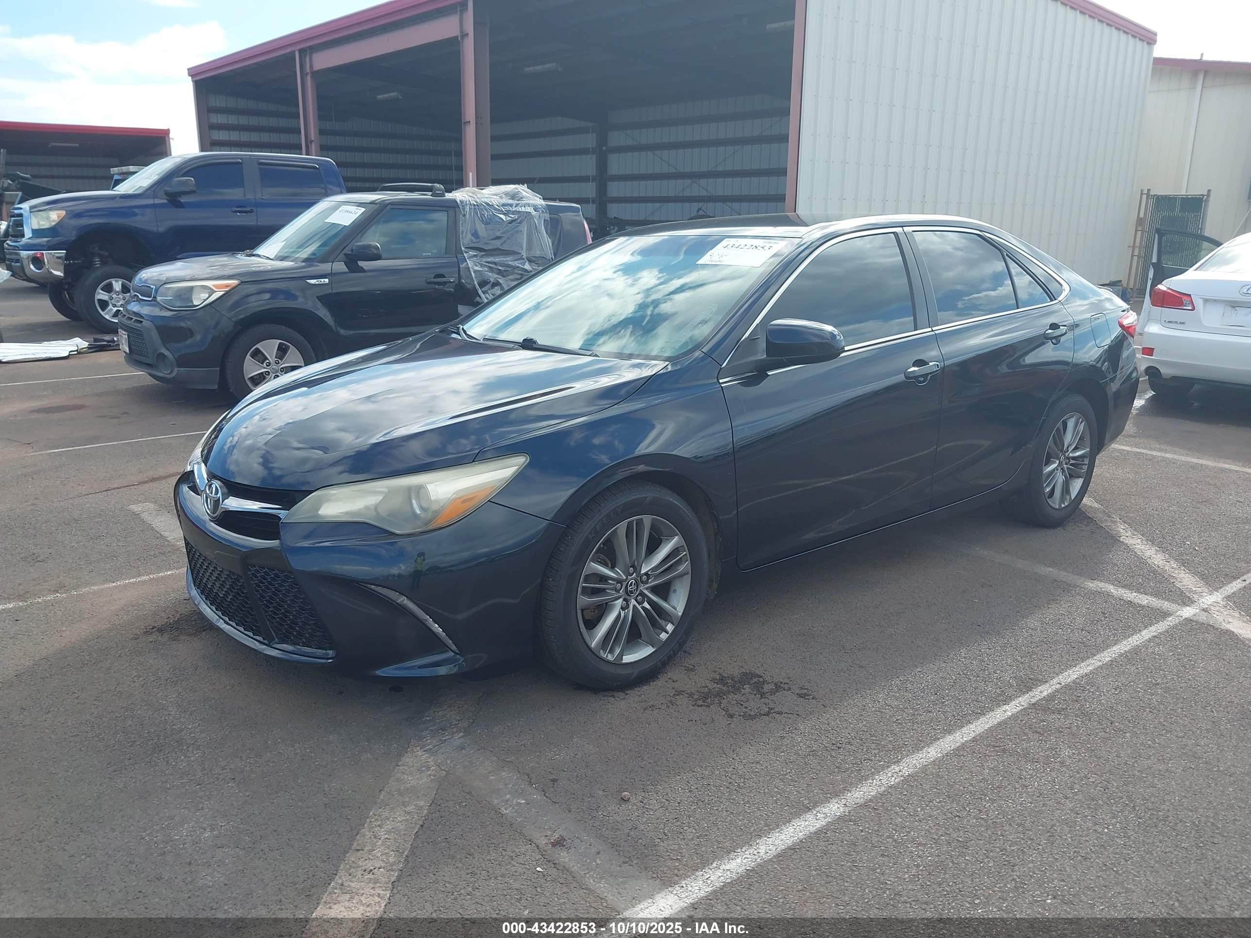 TOYOTA CAMRY image 2
