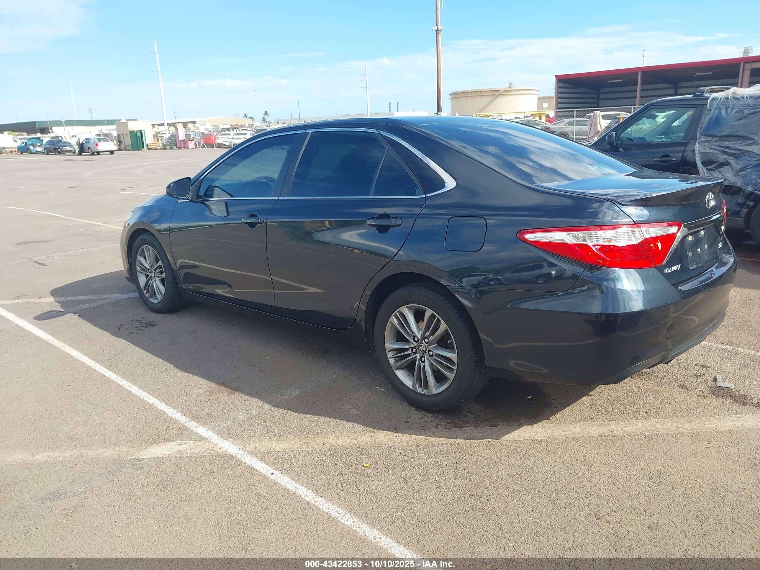 TOYOTA CAMRY image 3