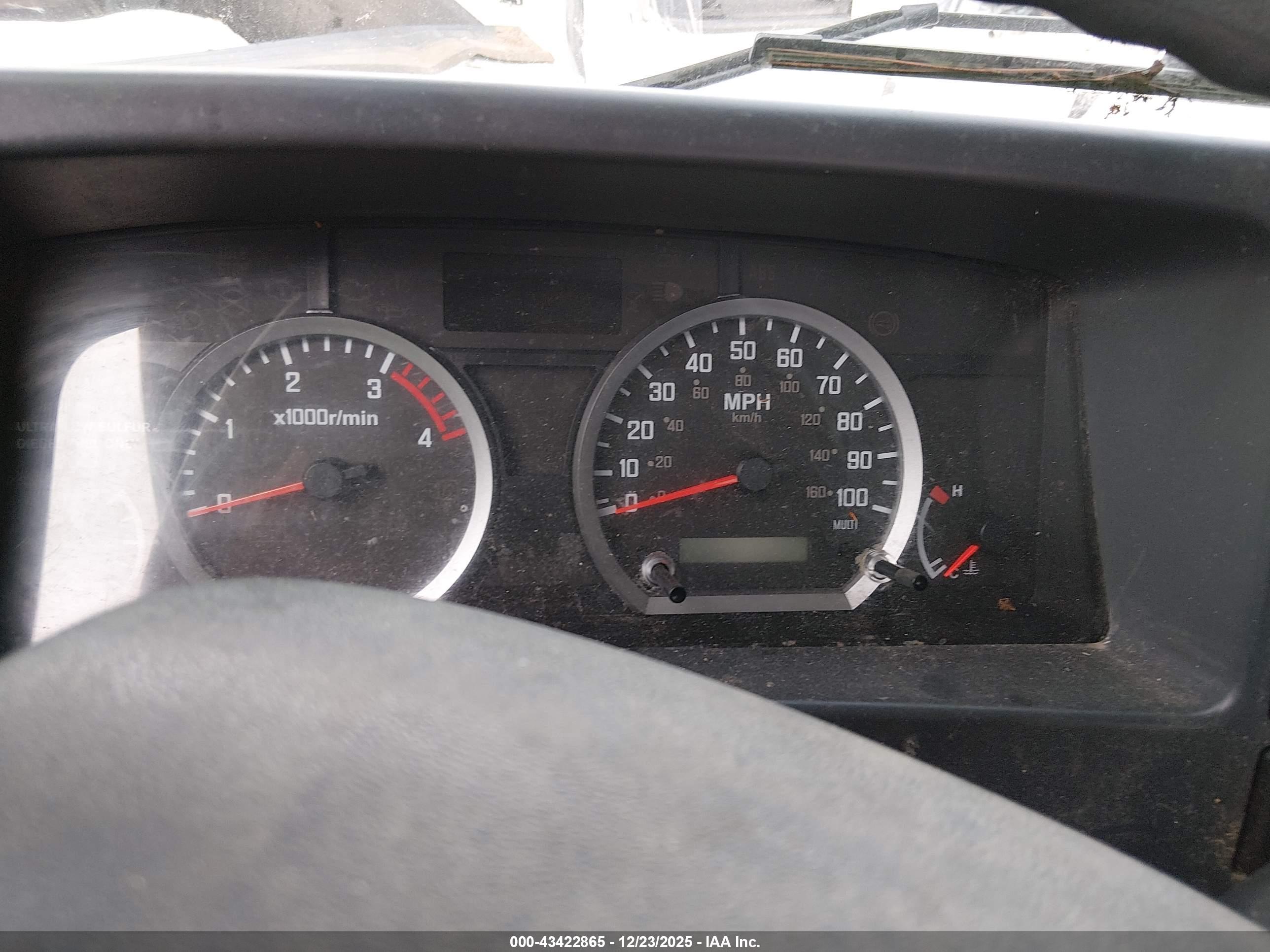 ISUZU NPR image 6