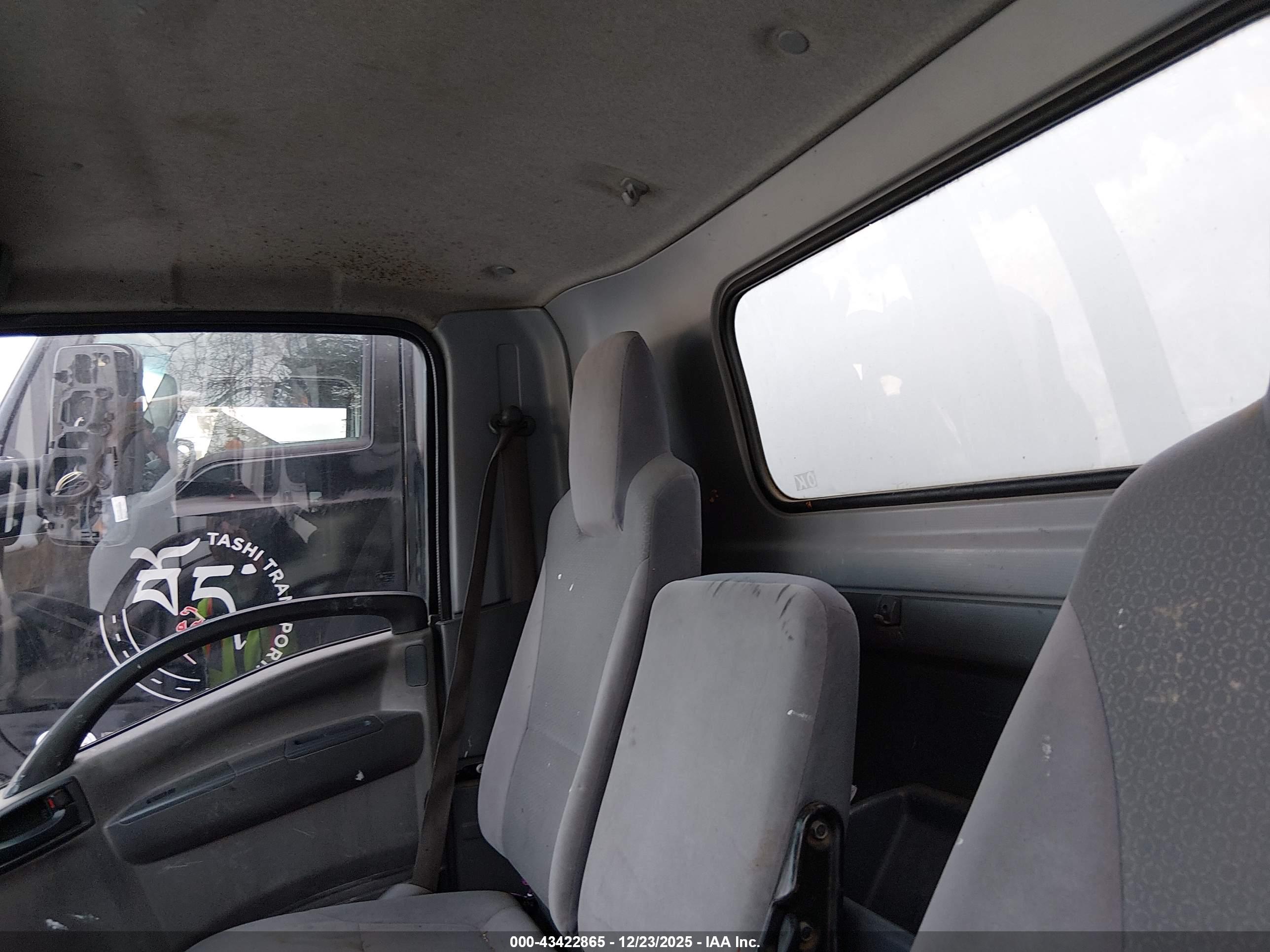 ISUZU NPR image 7