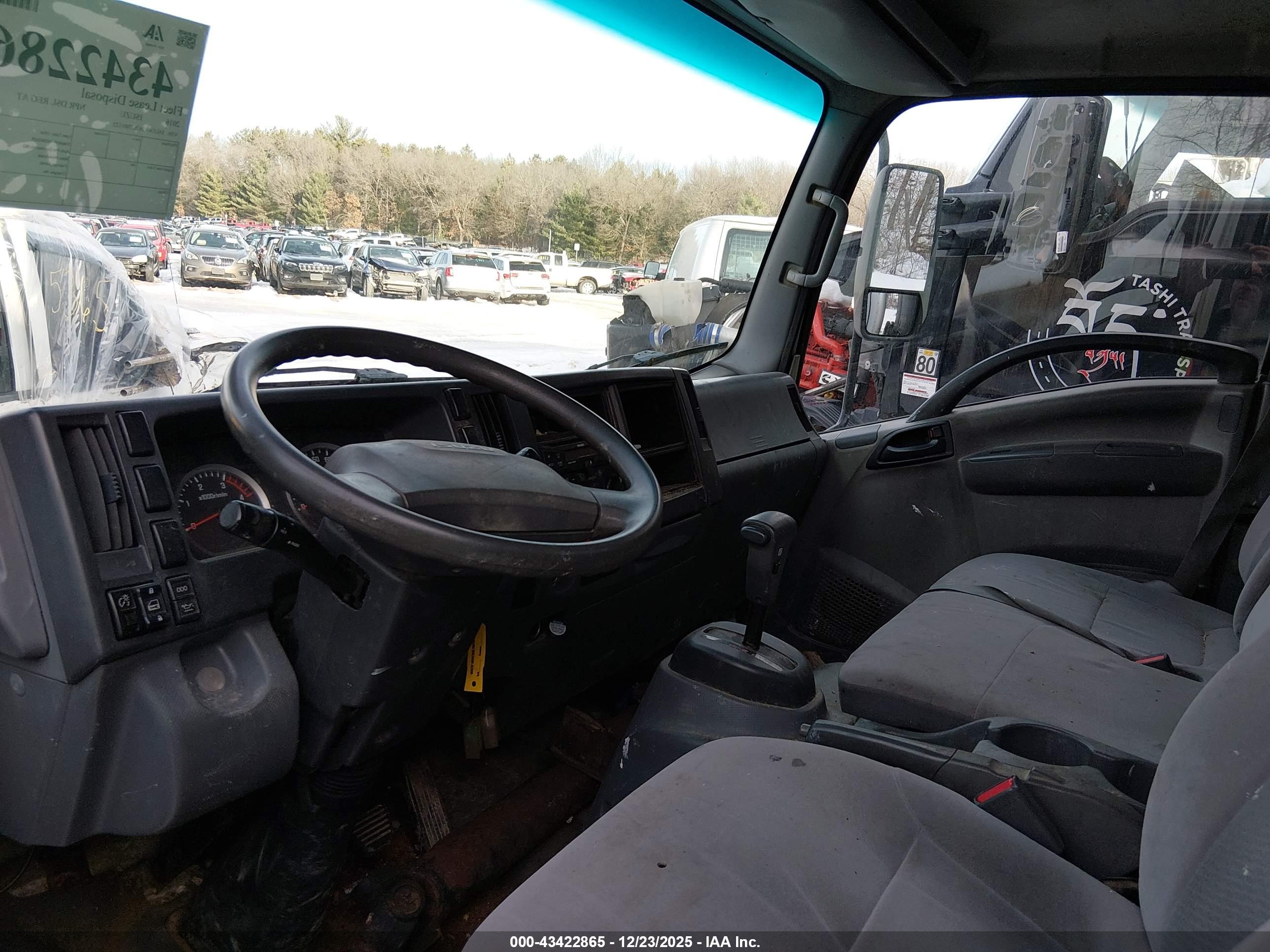 ISUZU NPR image 8
